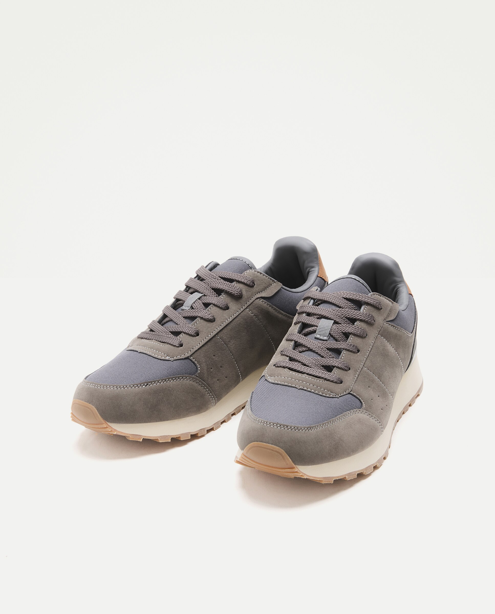 Deportivo cordones con piso de eva y goma Gris oscuro-2