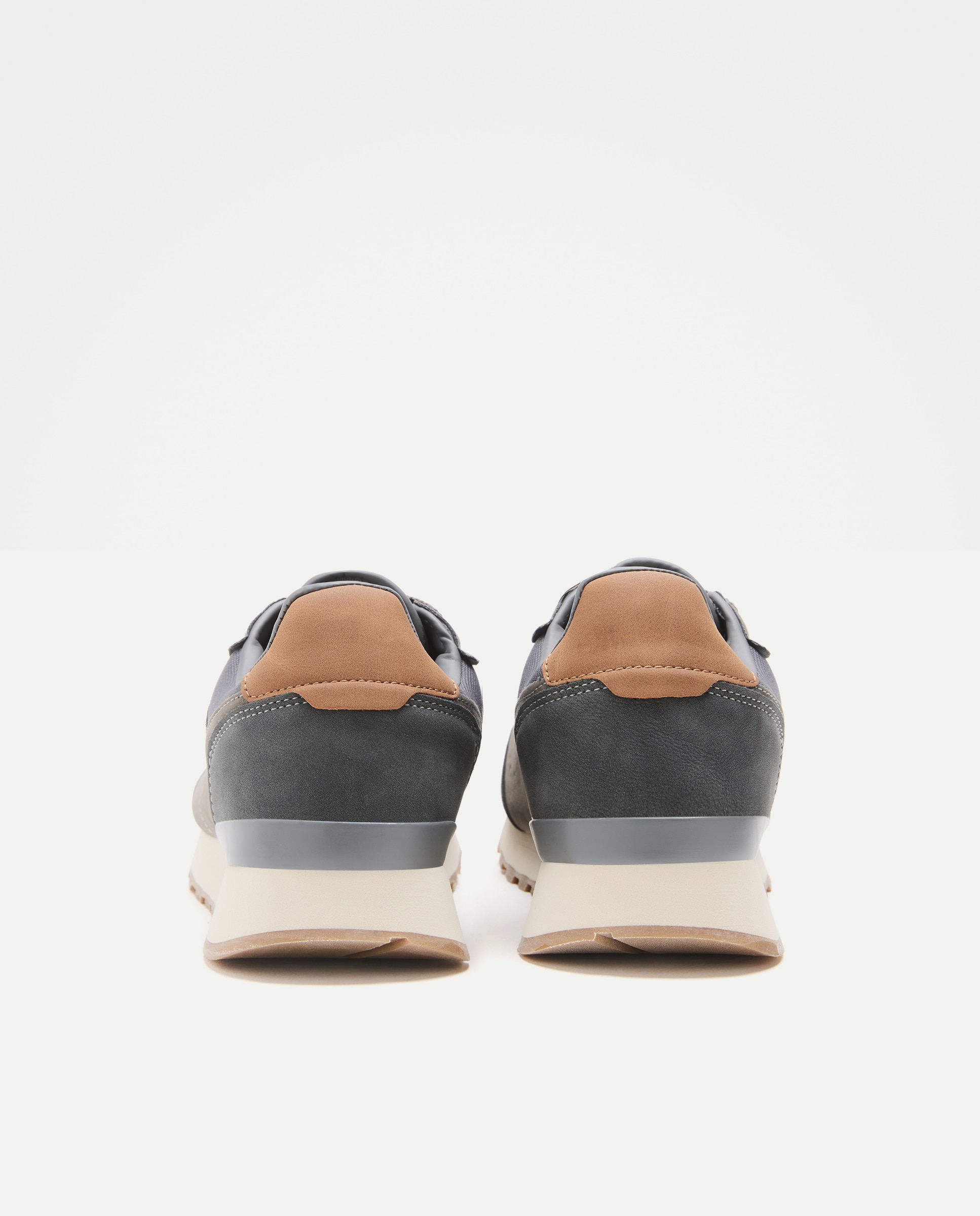 Deportivo cordones con piso de eva y goma Gris oscuro-3