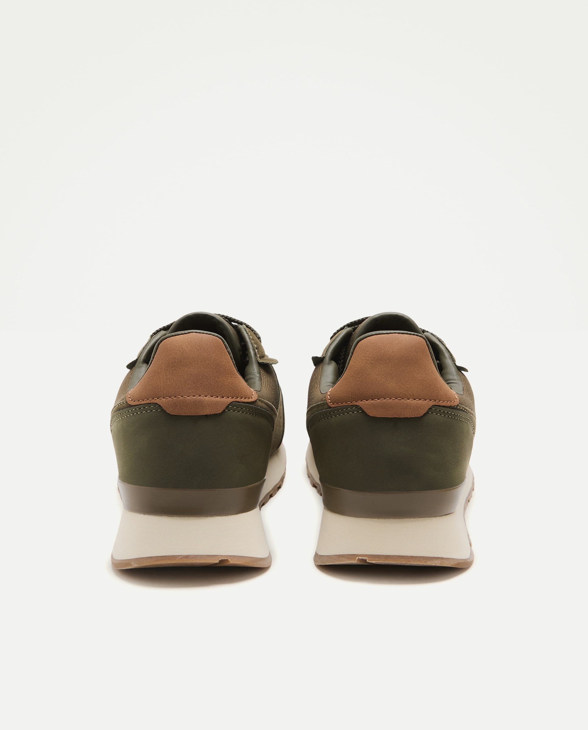 Deportivo cordones con piso de eva y goma Kaki-3