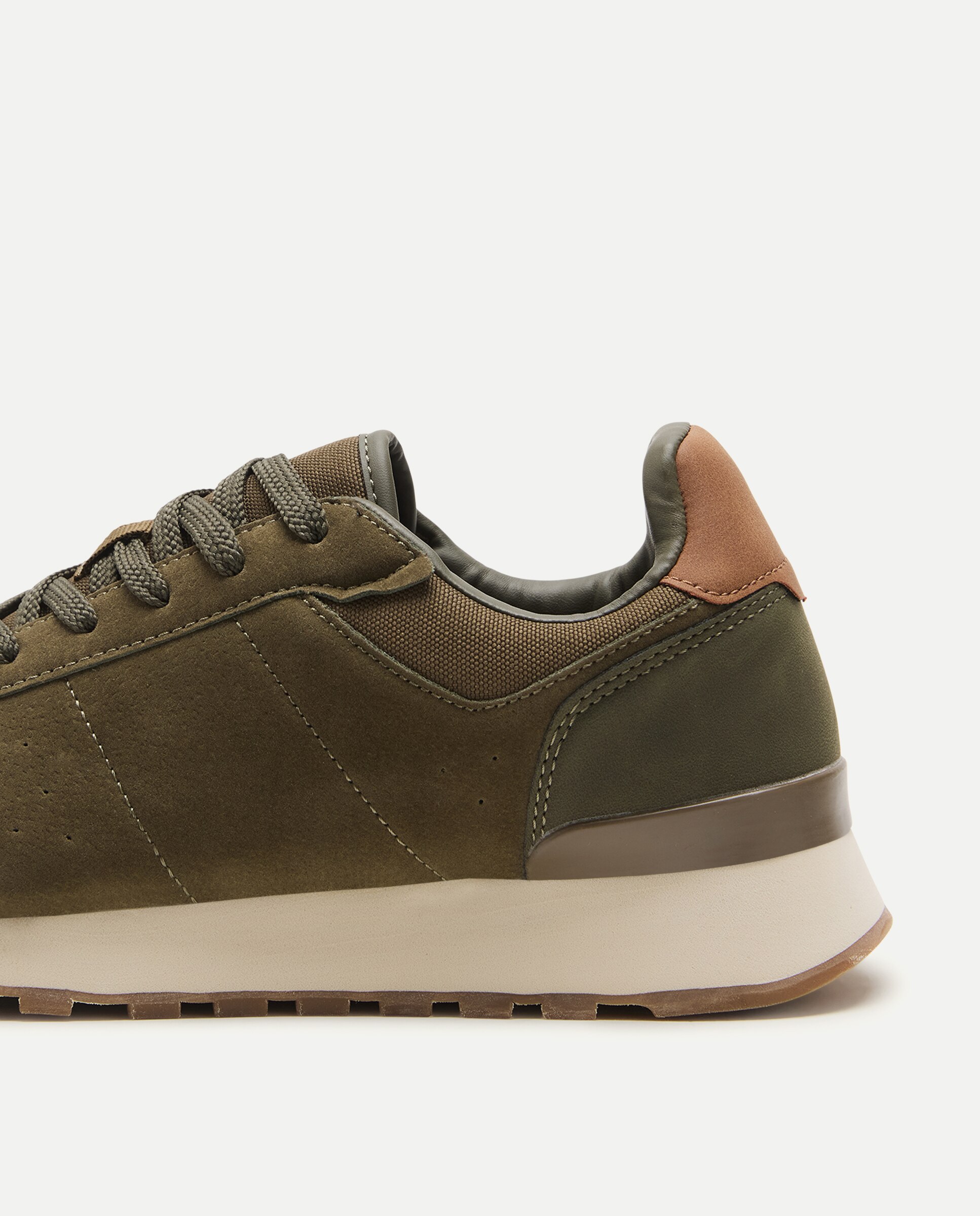 Deportivo cordones con piso de eva y goma Kaki-5