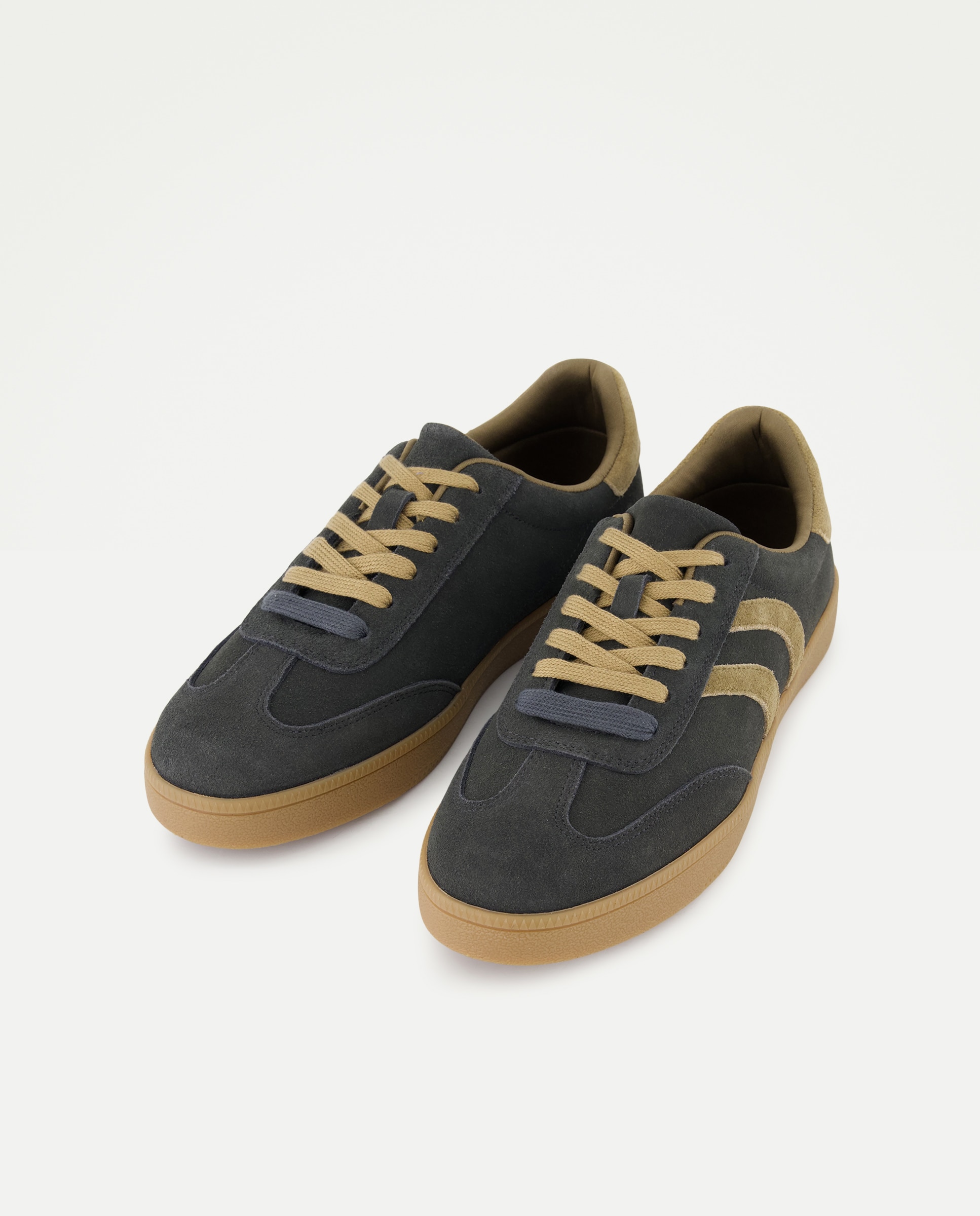 Deportivo de hombre cordones de serraje con piso de goma 820 Gris medio-2