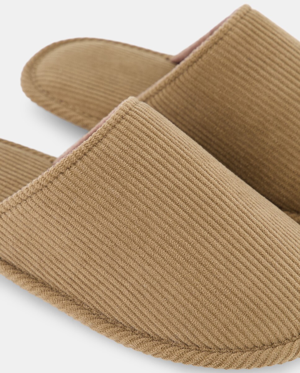 Zapatilla de casa de hombre pana con piso de goma · Unit · El