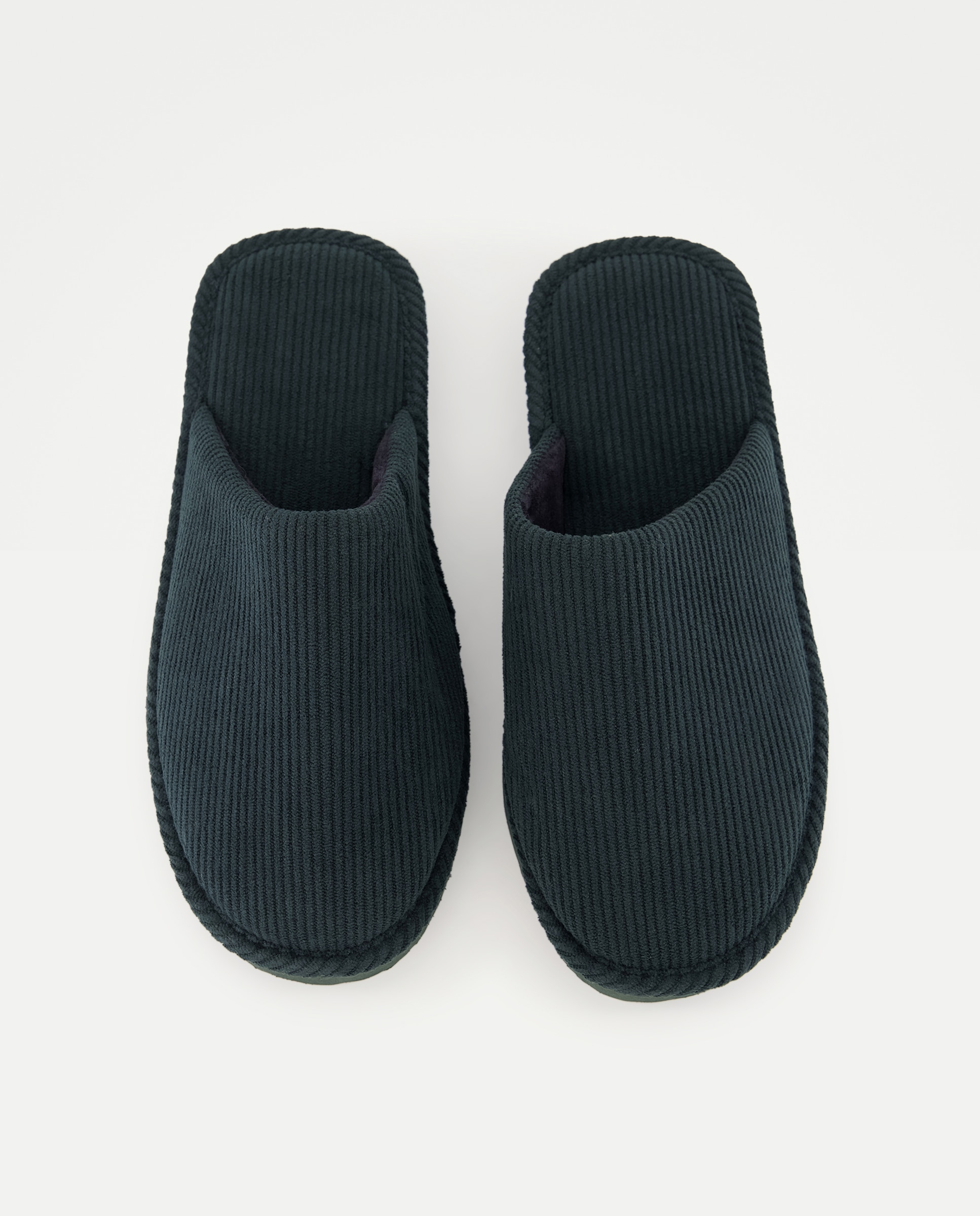 Zapatilla de hombre abierta de pana con piso ligero 530 Verde oscuro-4