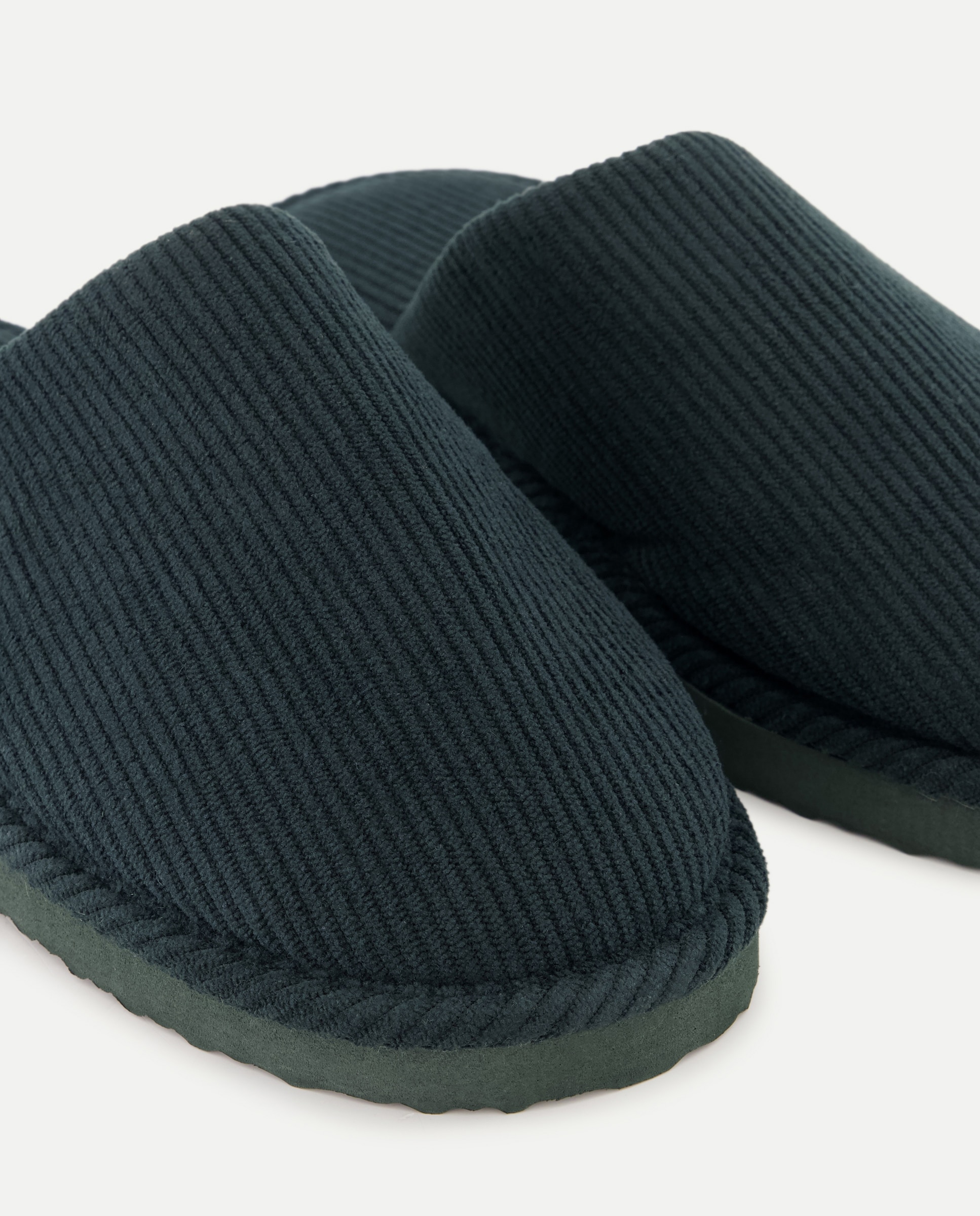 Zapatilla de hombre abierta de pana con piso ligero 530 Verde oscuro-5