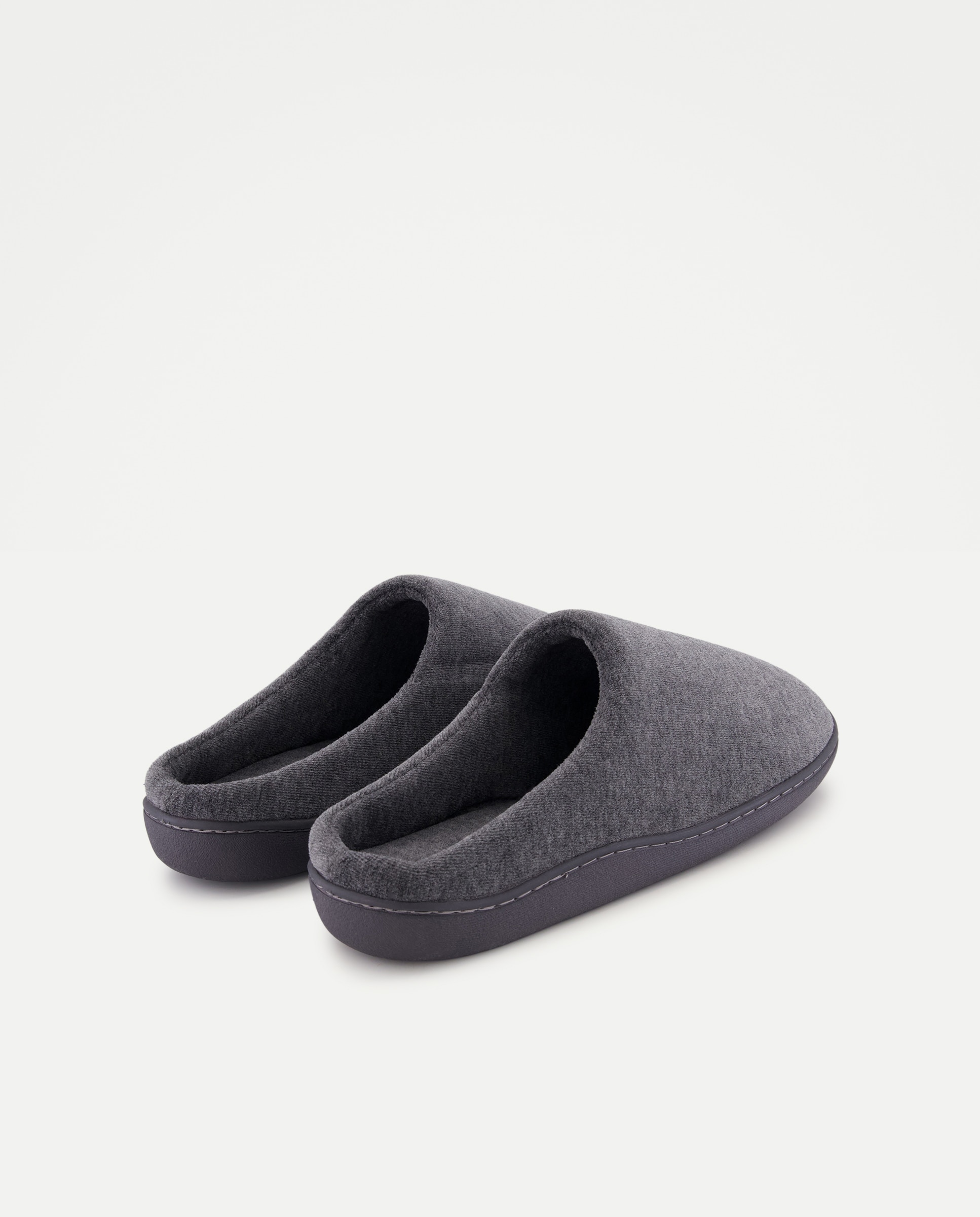 Zapatilla de hombre abierta de velvet con piso de goma 820 Gris medio-3