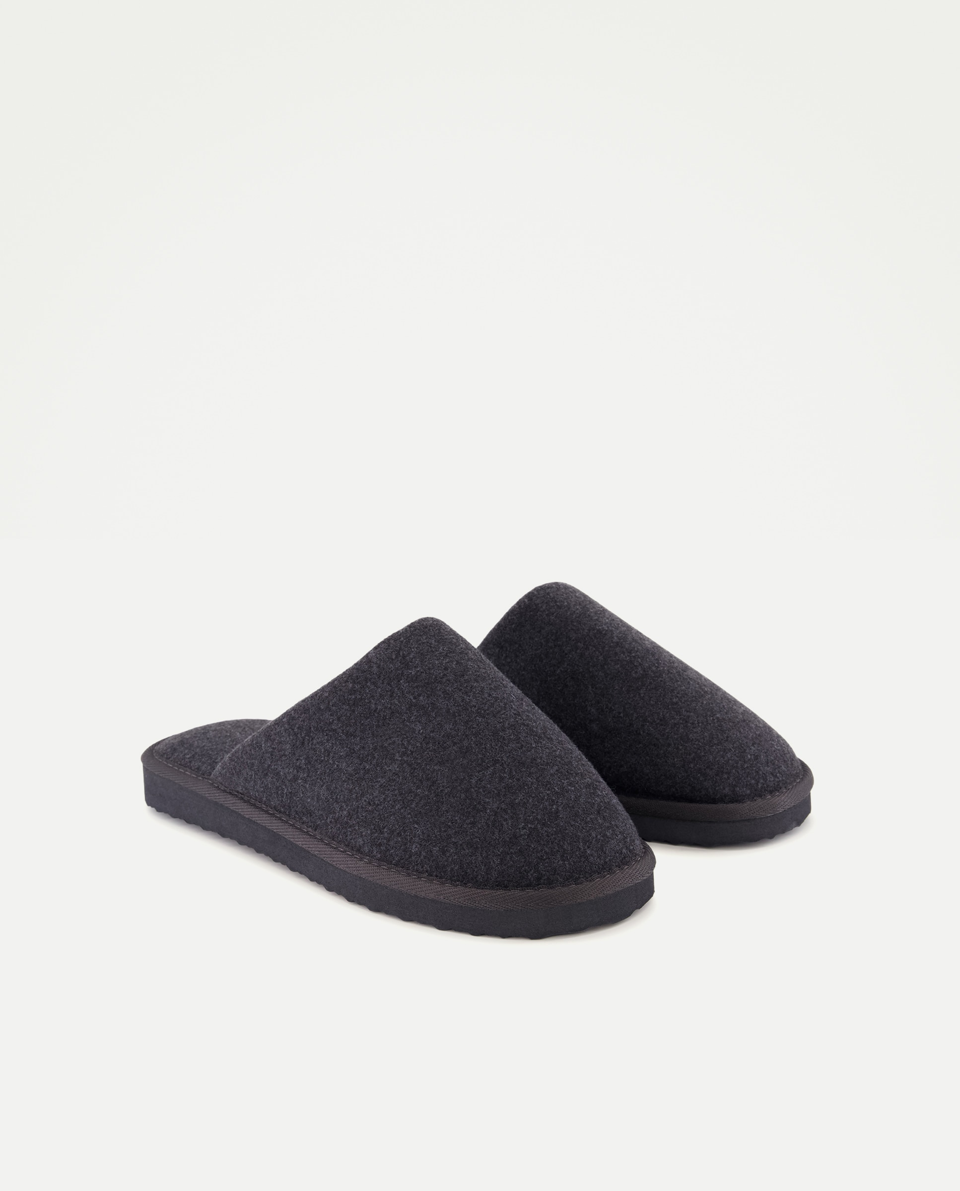 Zapatilla de hombre abierta de fieltro con piso ligero 820 Gris medio-2