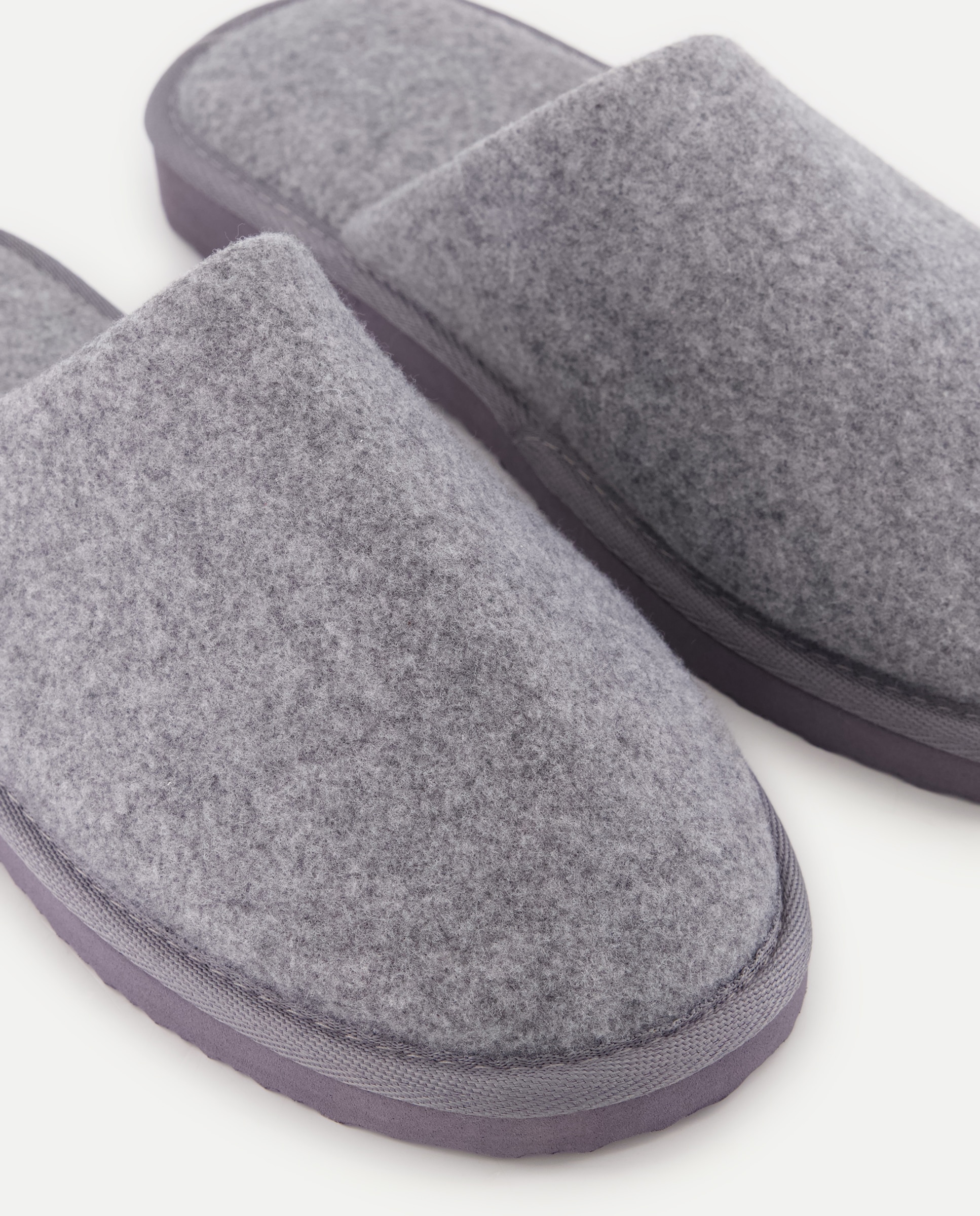 Zapatilla de hombre abierta de fieltro con piso ligero Gris claro-5