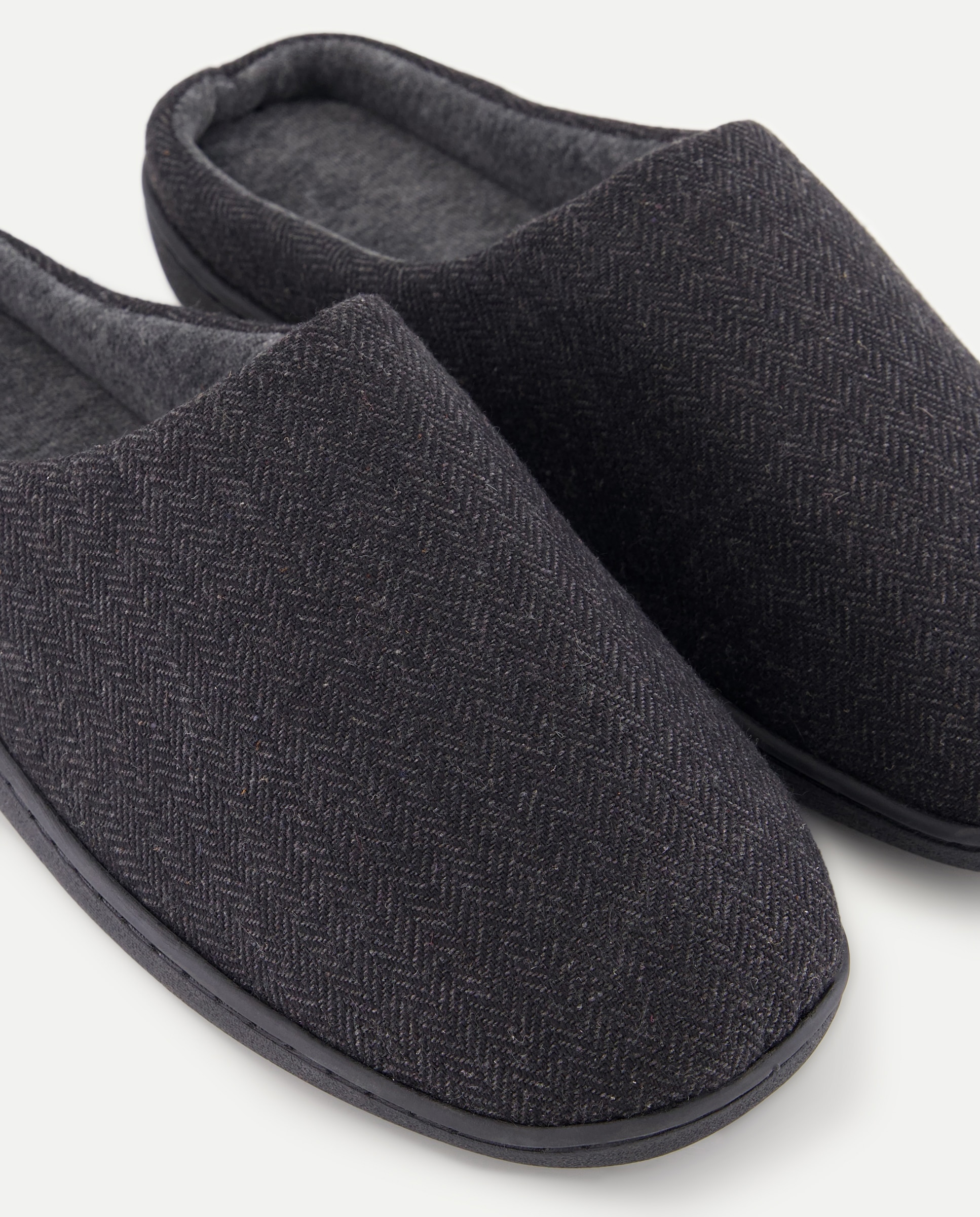 Zapatilla abierta espiga de hombre con piso de goma 820 Gris medio-5