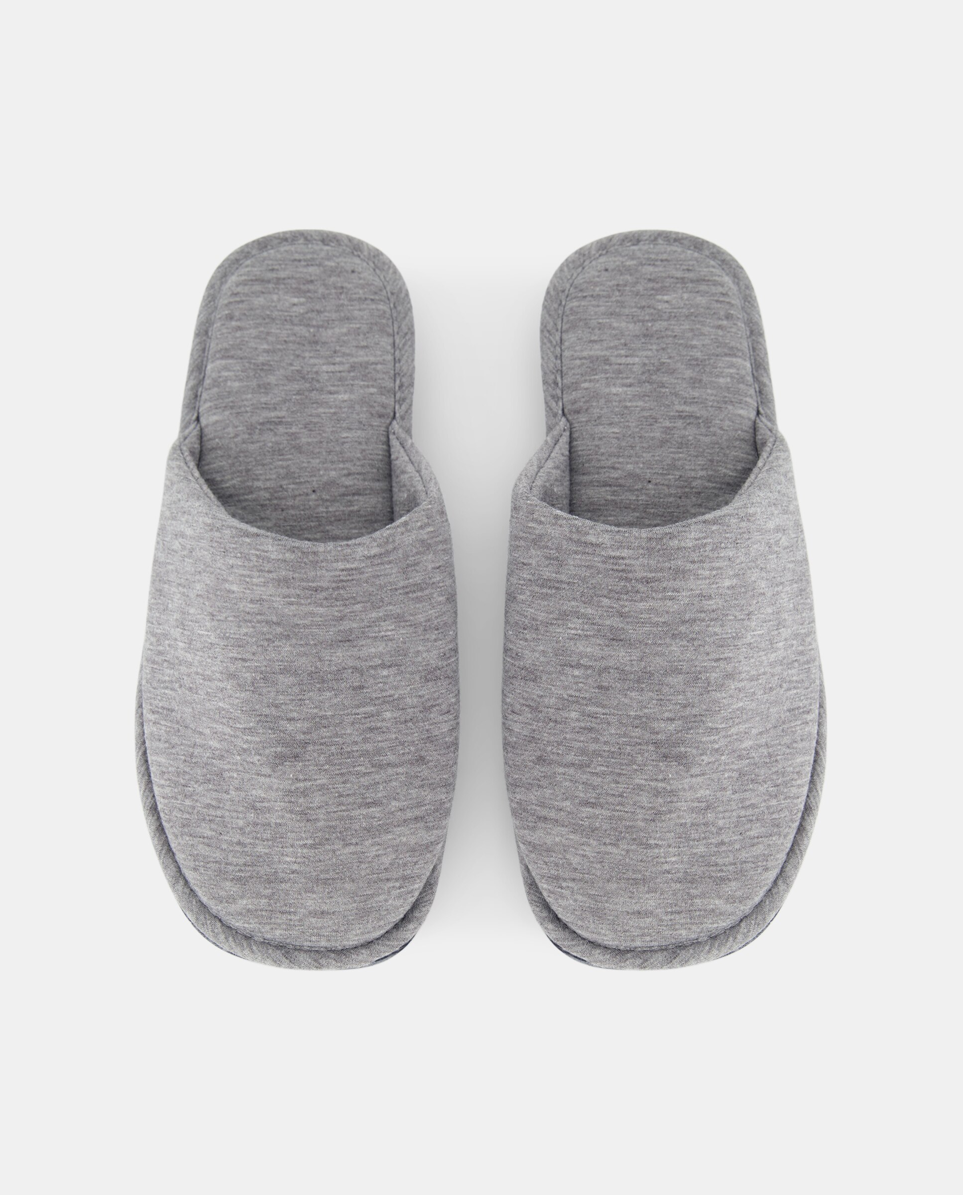 Zapatilla jersey con piso de goma Gris-4