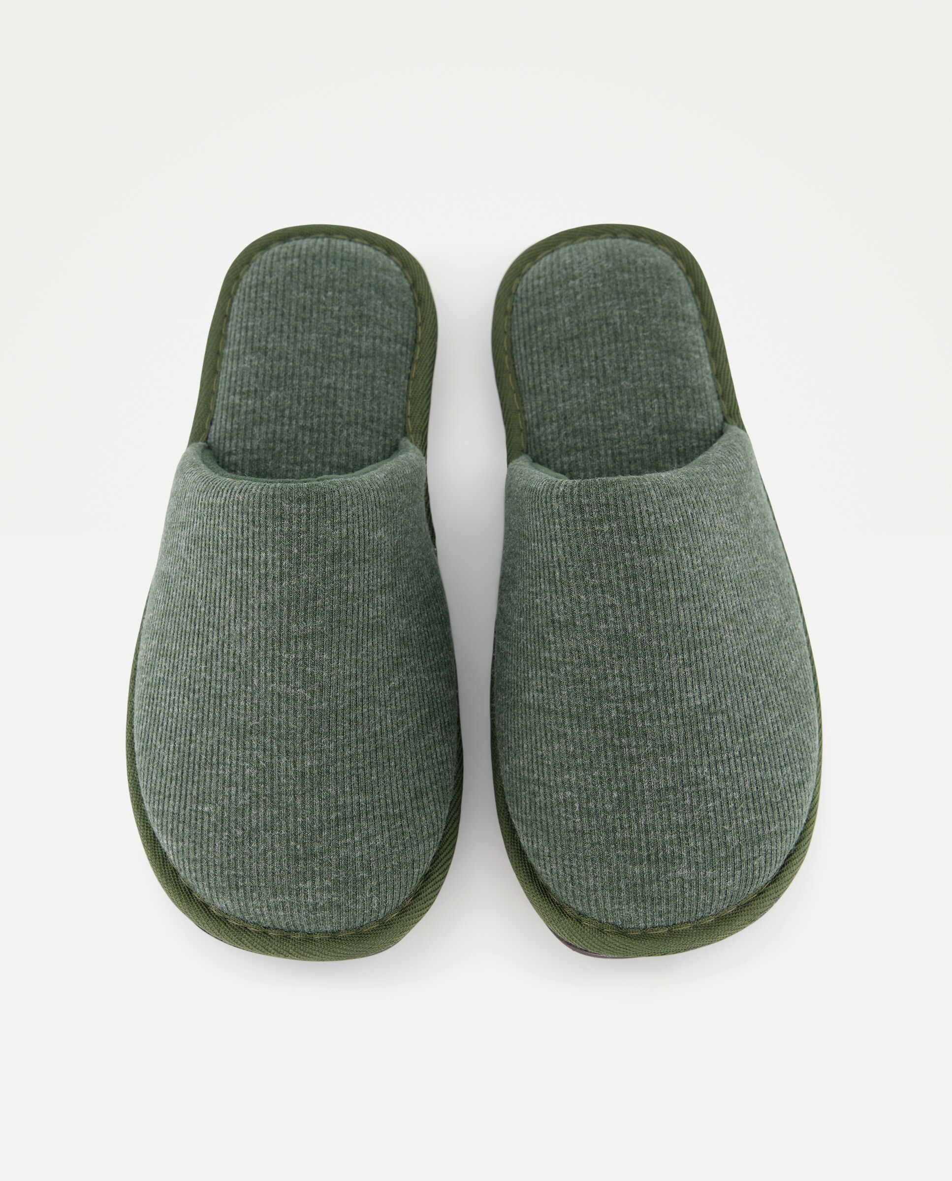 Zapatilla jersey con piso de goma Verde-4