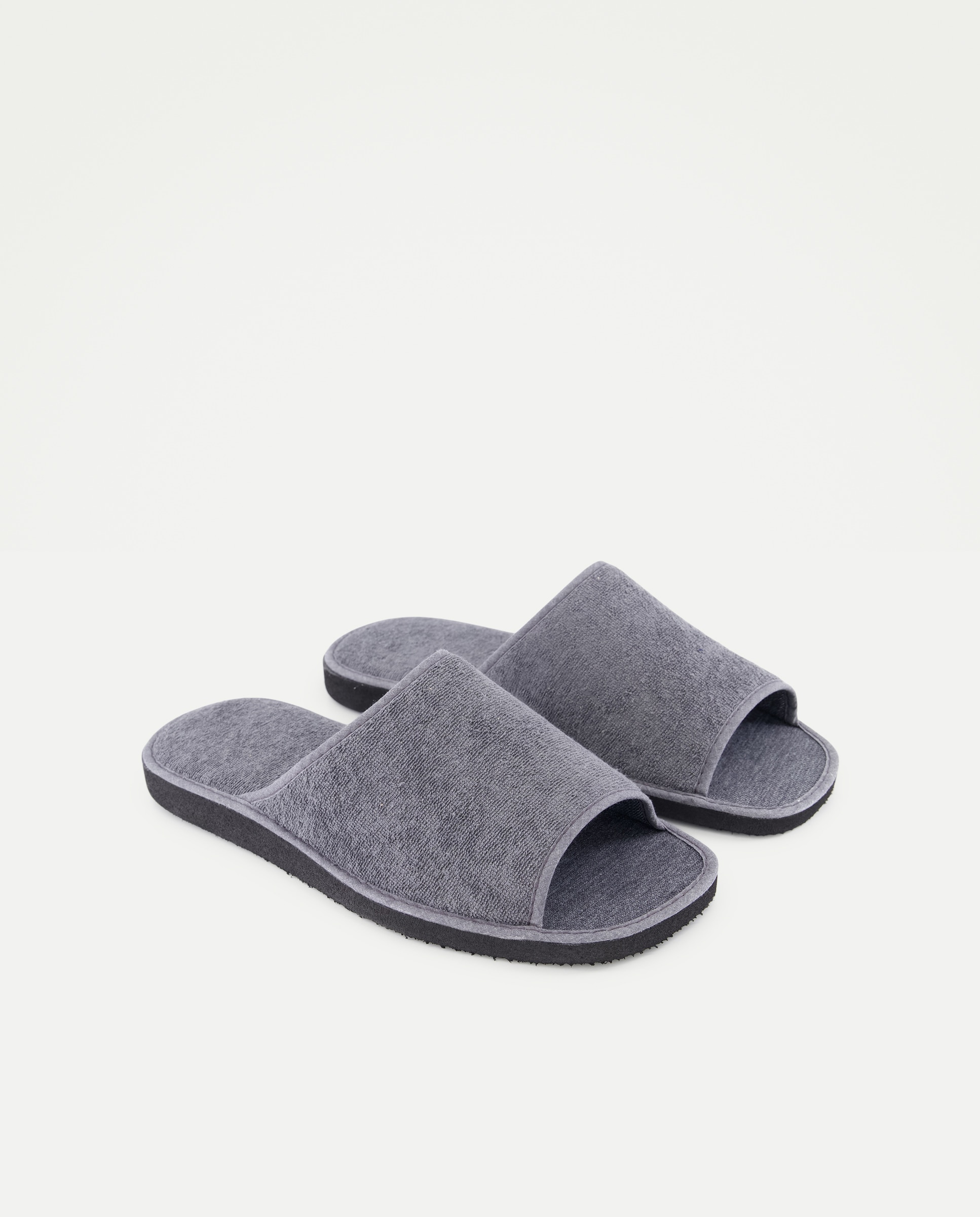 Zapatilla abierta  rizo con piso de goma ligero 820 Gris medio-2