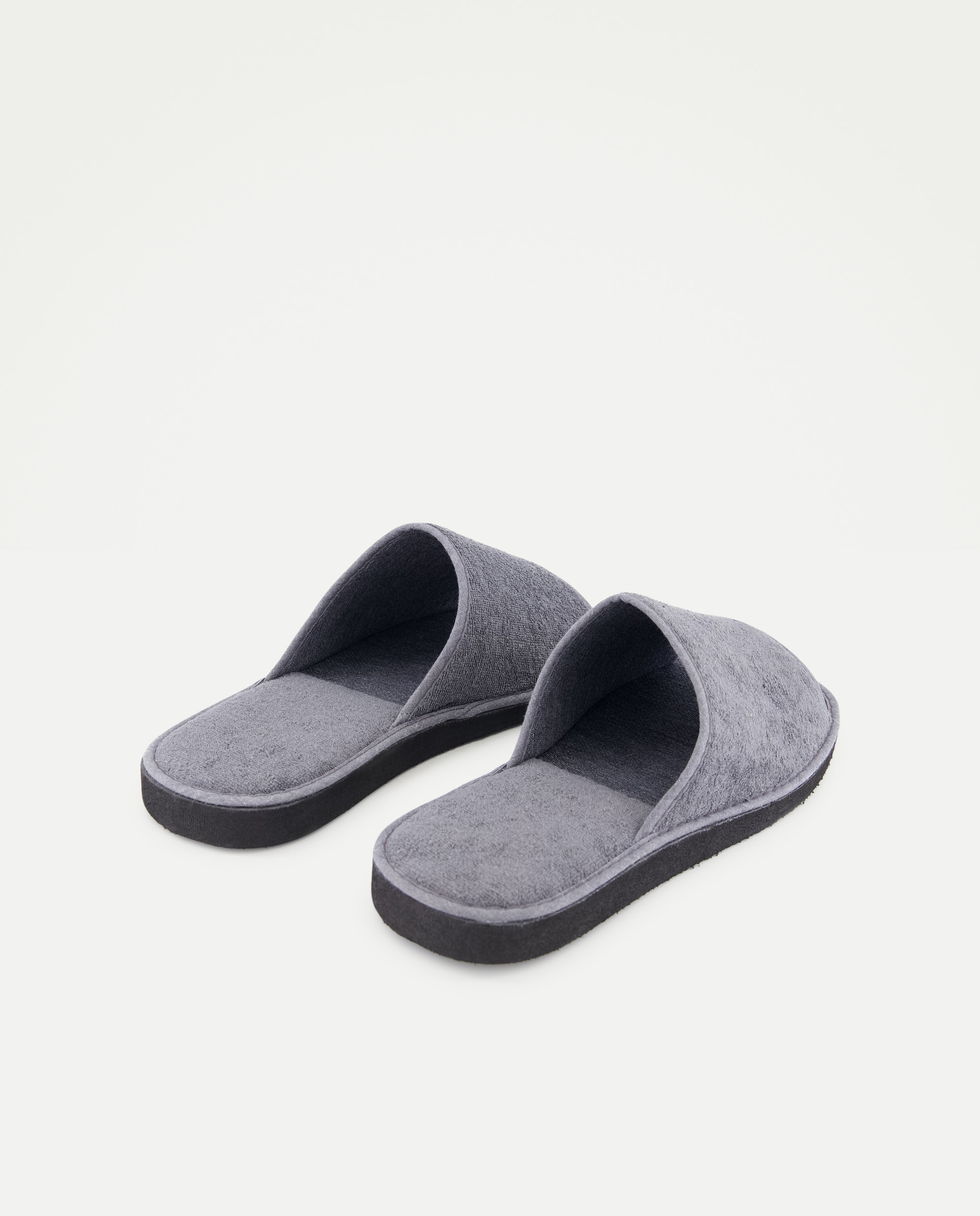 Zapatilla abierta  rizo con piso de goma ligero 820 Gris medio-3