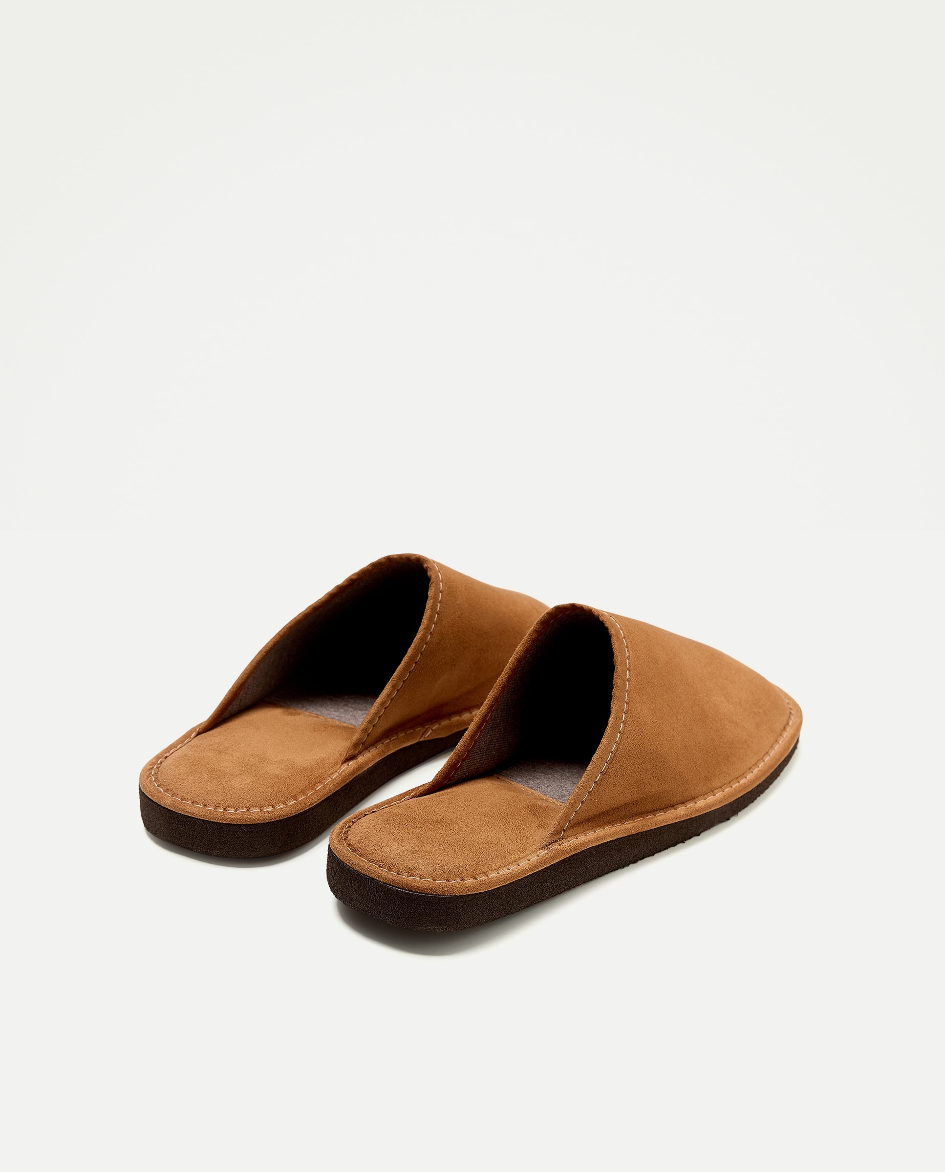 Zapatilla suede con piso de goma ligero Tostado-3