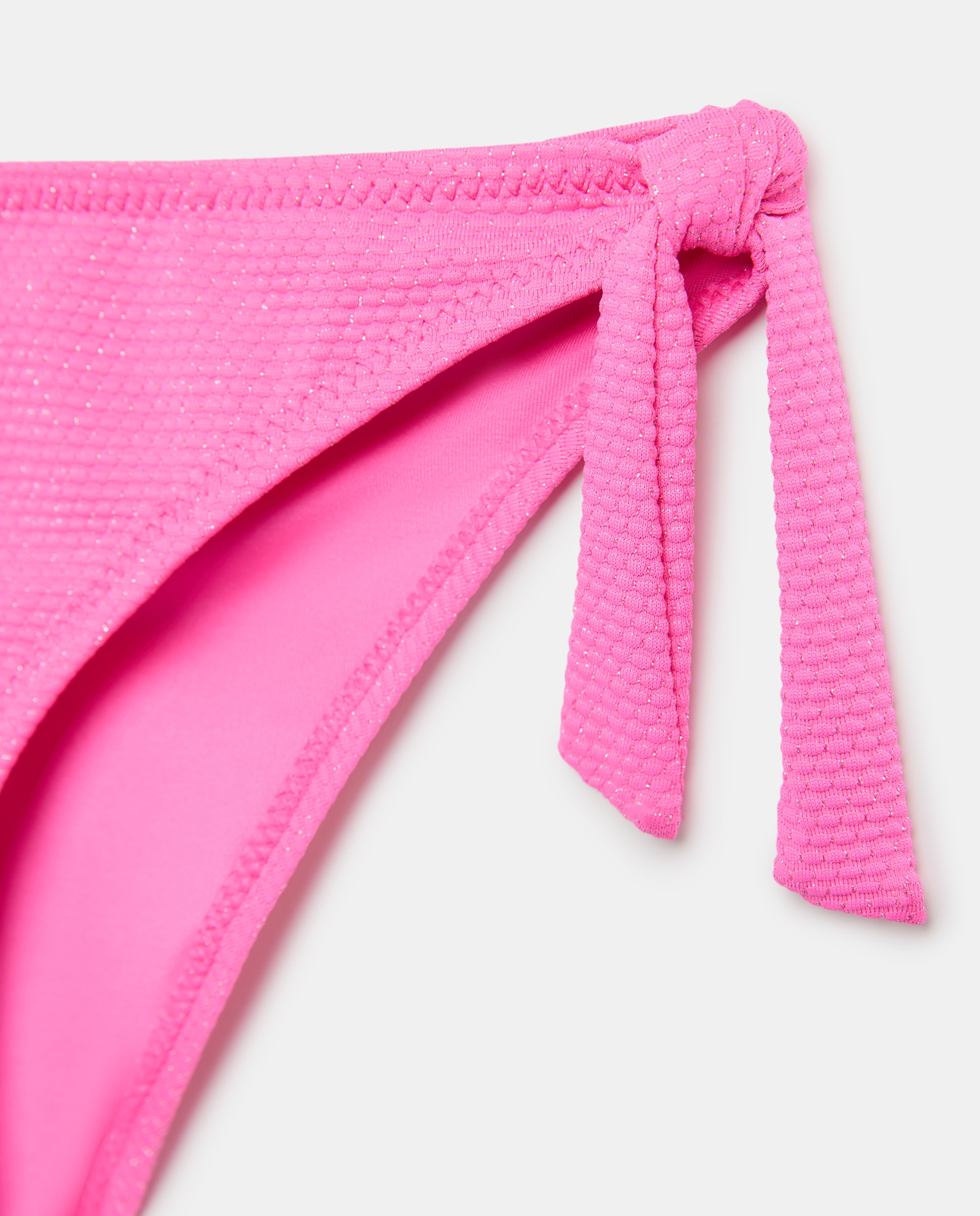 Tanga com Textura e Detalhe de Fio Metalizado 240 Fúcsia-5