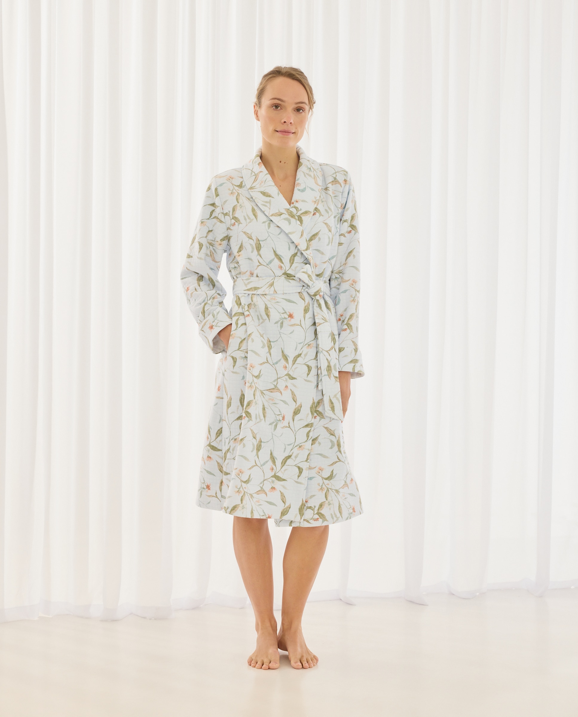 Robe Cruzado com Gola de Renda Azul-1