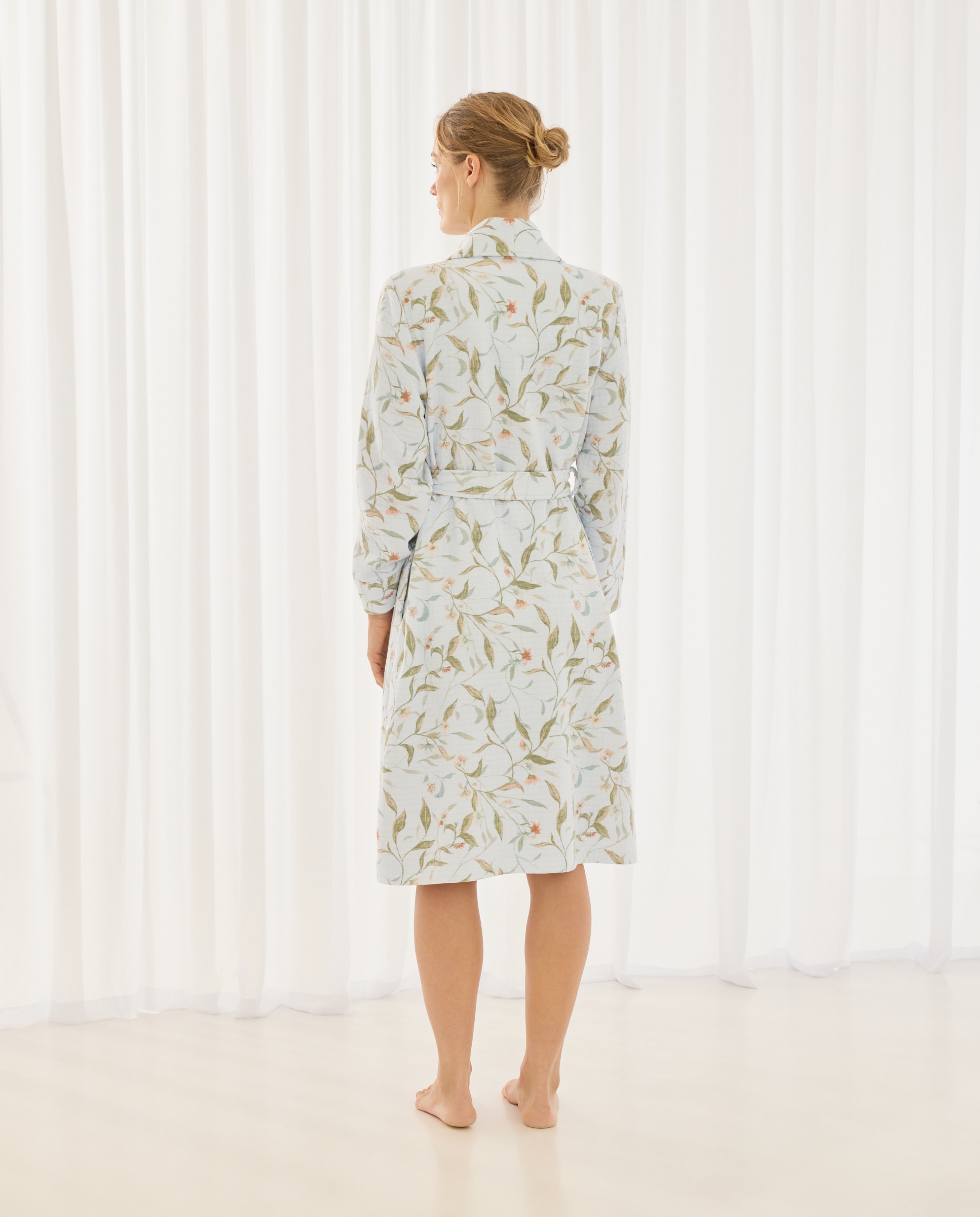 Robe Cruzado com Gola de Renda Azul-2