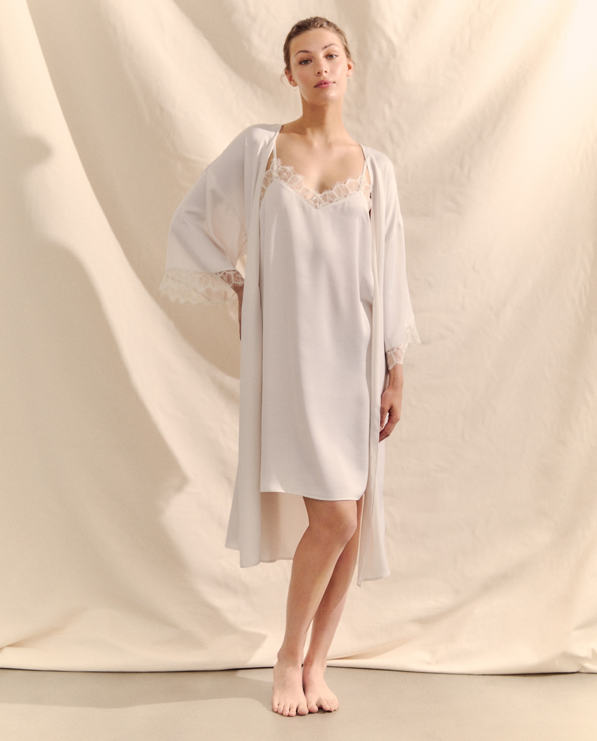 Robe Acetinado Branco-1