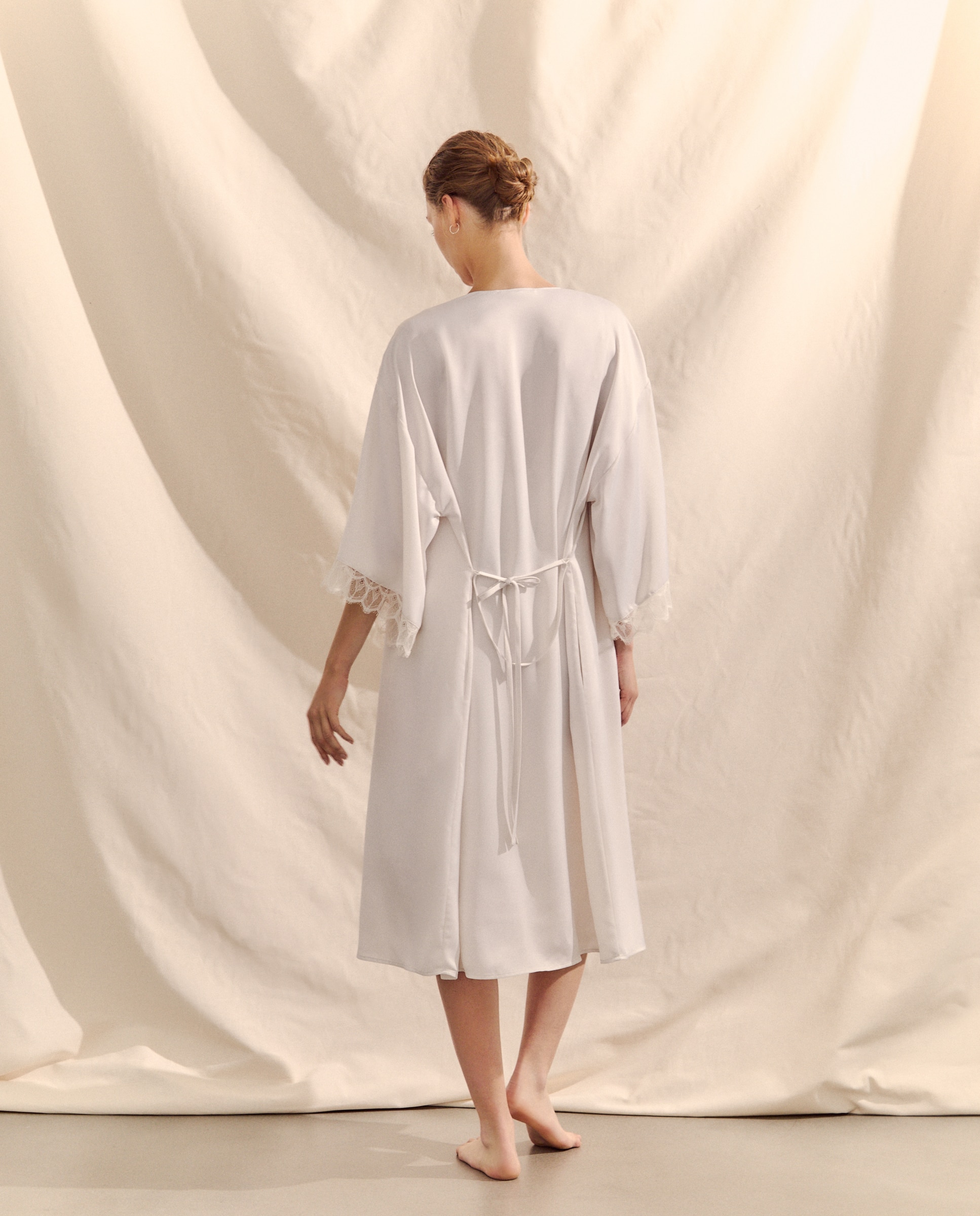 Robe Acetinado Branco-6
