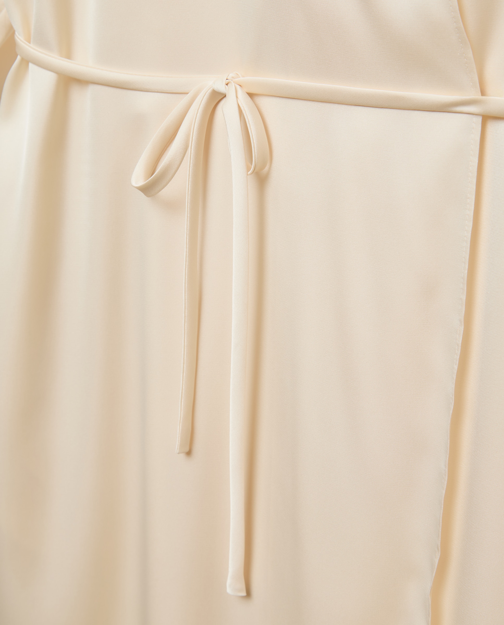 Robe Cruzado em Cetim com Inserções de Renda 150 Baunilha-5