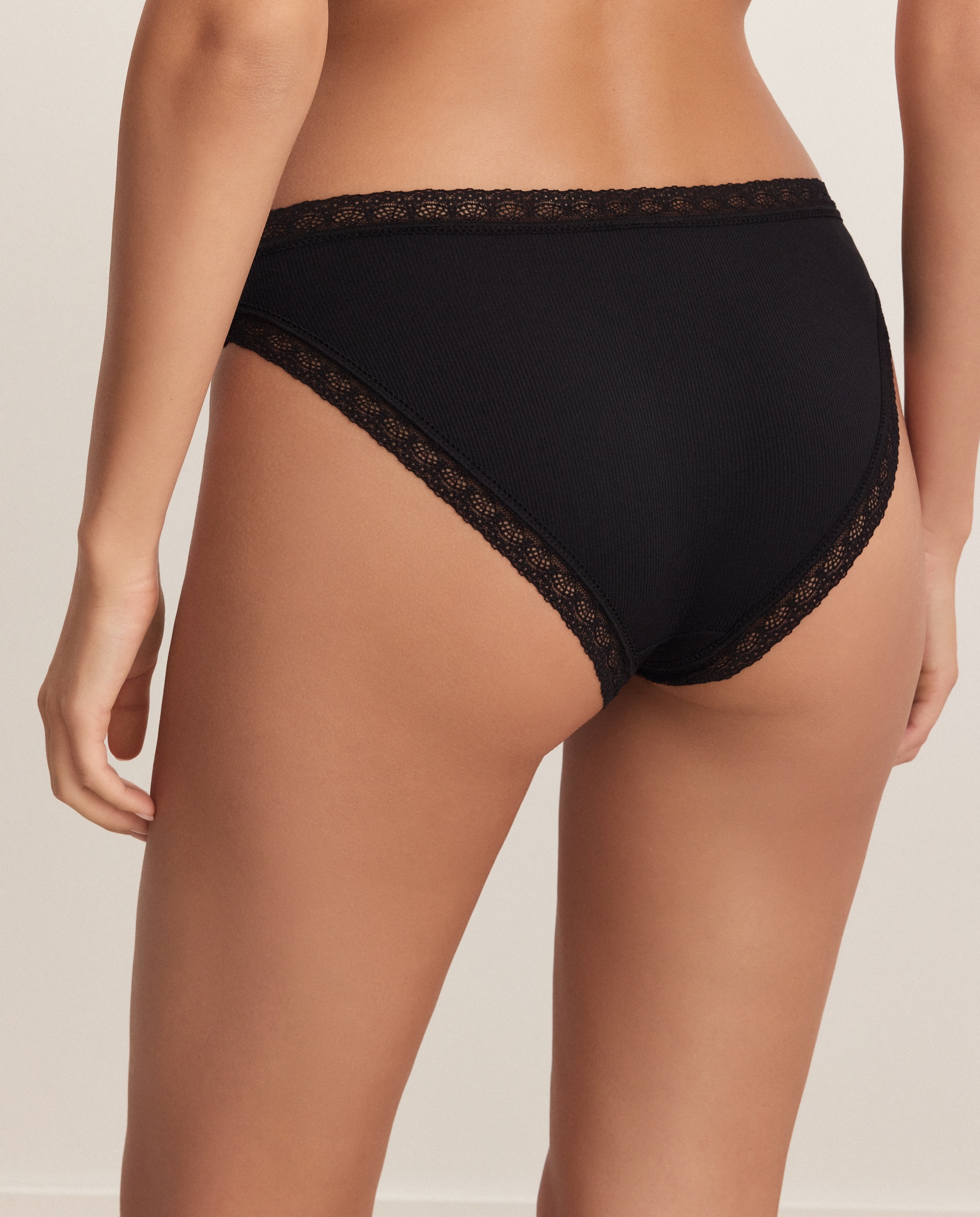 Cueca canelada 800 Preto-2