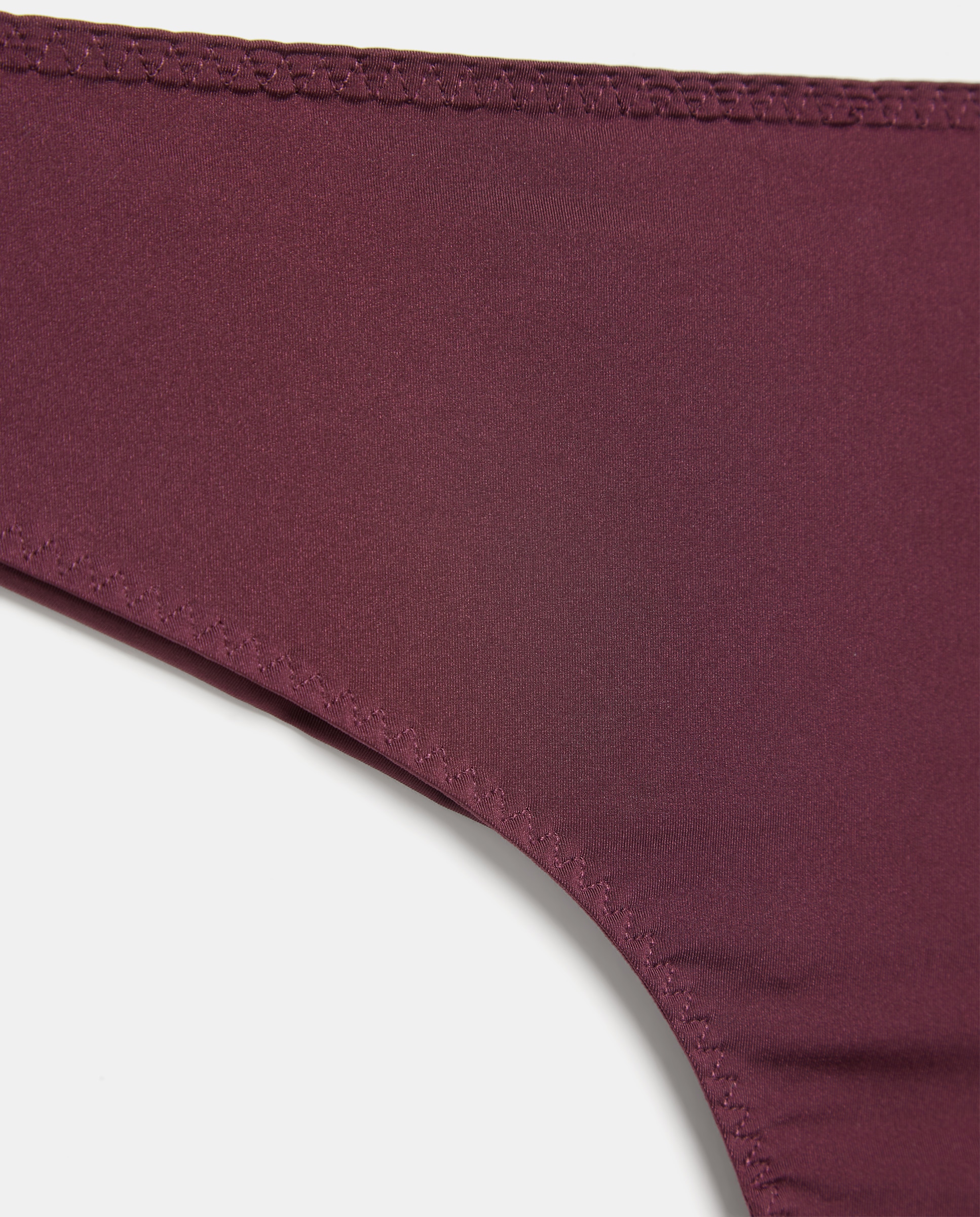 Cueca Tipo Brasileira de Cetim Bordeaux-4