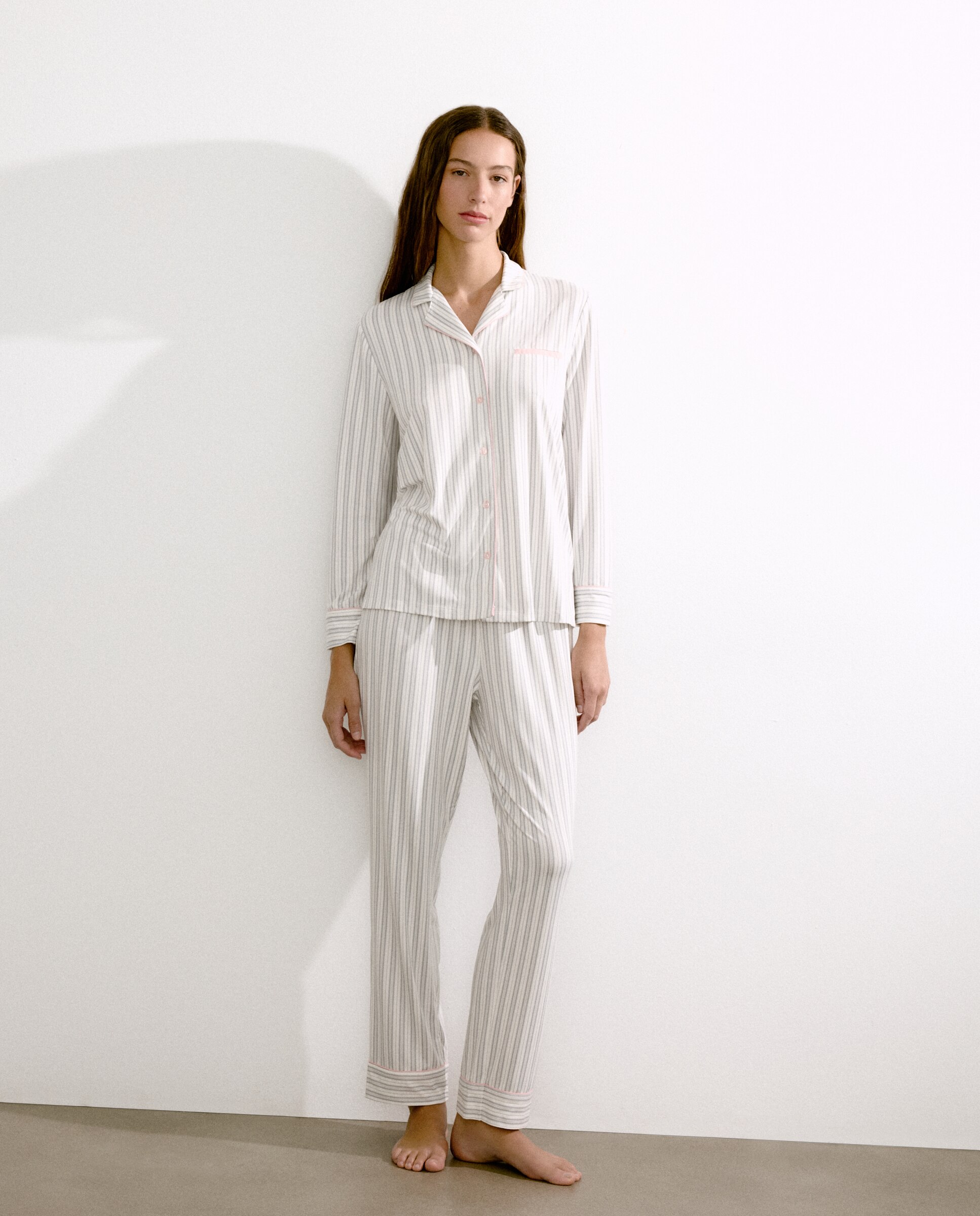 Pijama Camiseiro às Riscas Cinzento-claro-2