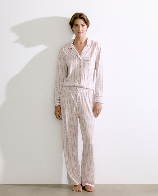 Imagem 0 de Pijama Tipo Camiseiro Estampado