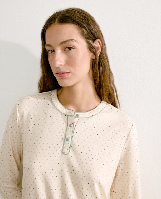 Imagem 0 de Pijama às Bolinhas