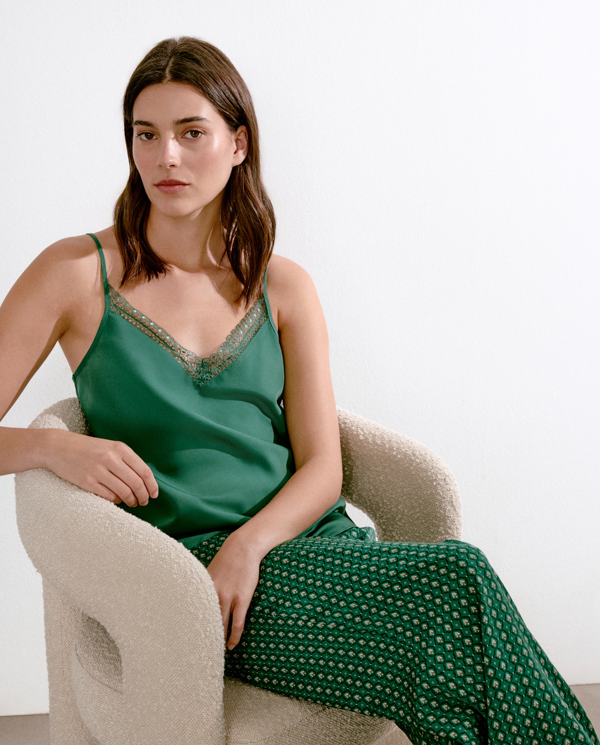 Pijama de Alças com Renda na Gola Multicolor-1