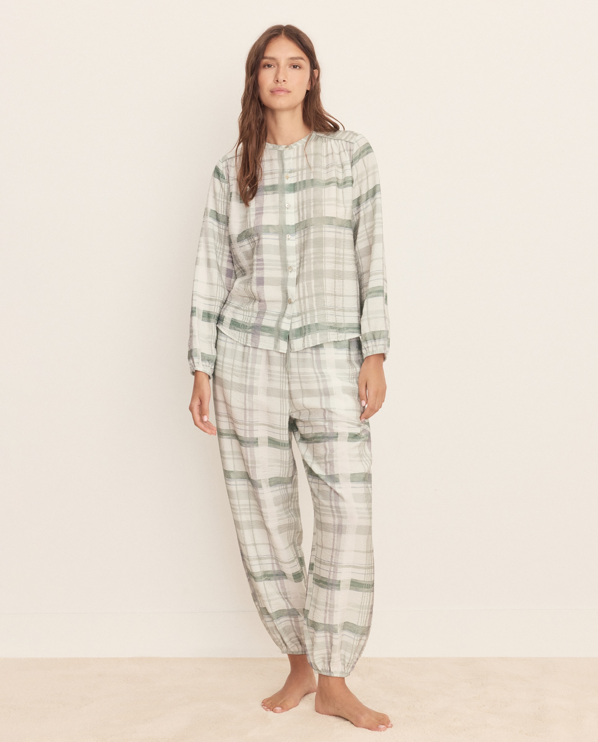 Imagen 0 de Pijama de mujer con cuello mao Verde