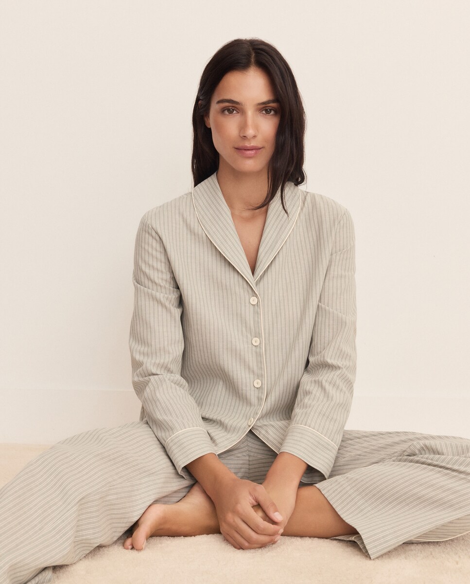 Imagen 0 de Pijama estampado camisero de mujer Verde