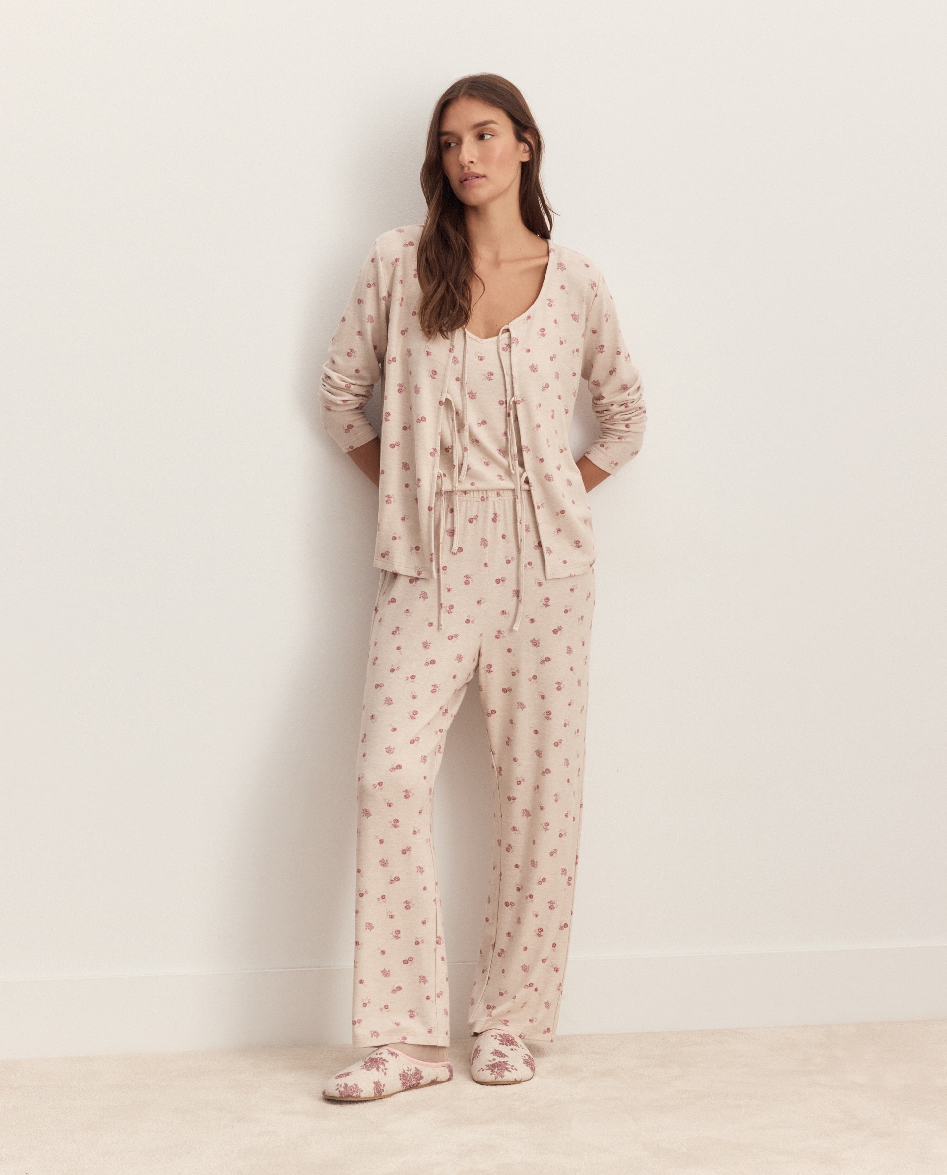 Imagem 0 de Pijama com Estampado e Laço