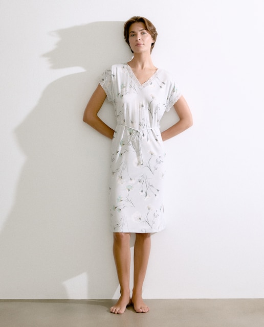 Imagem 0 de Camisa de Dormir com Decote em Bico