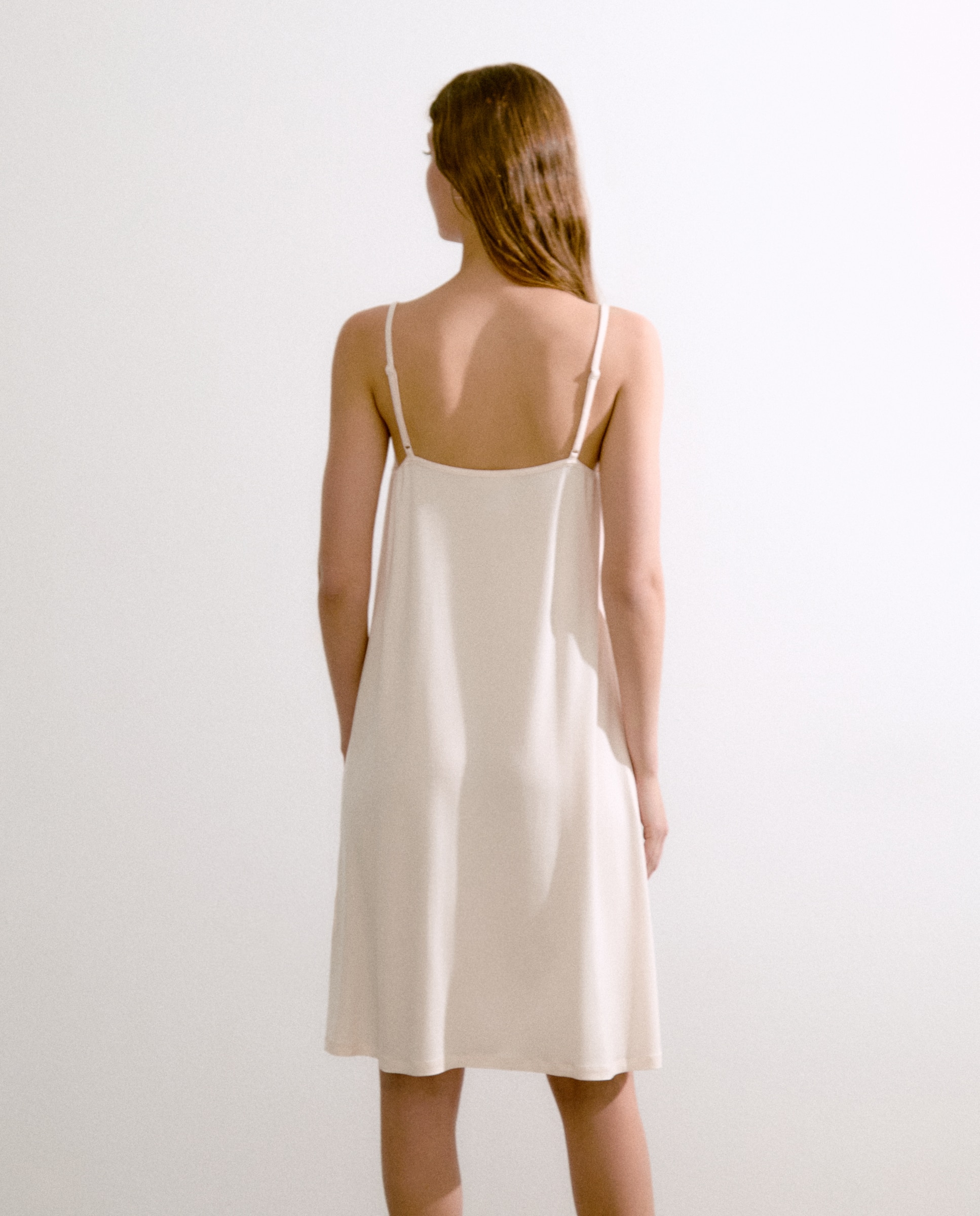 Camisa de Dormir pelo Joelho com Alças 120 Cru-3