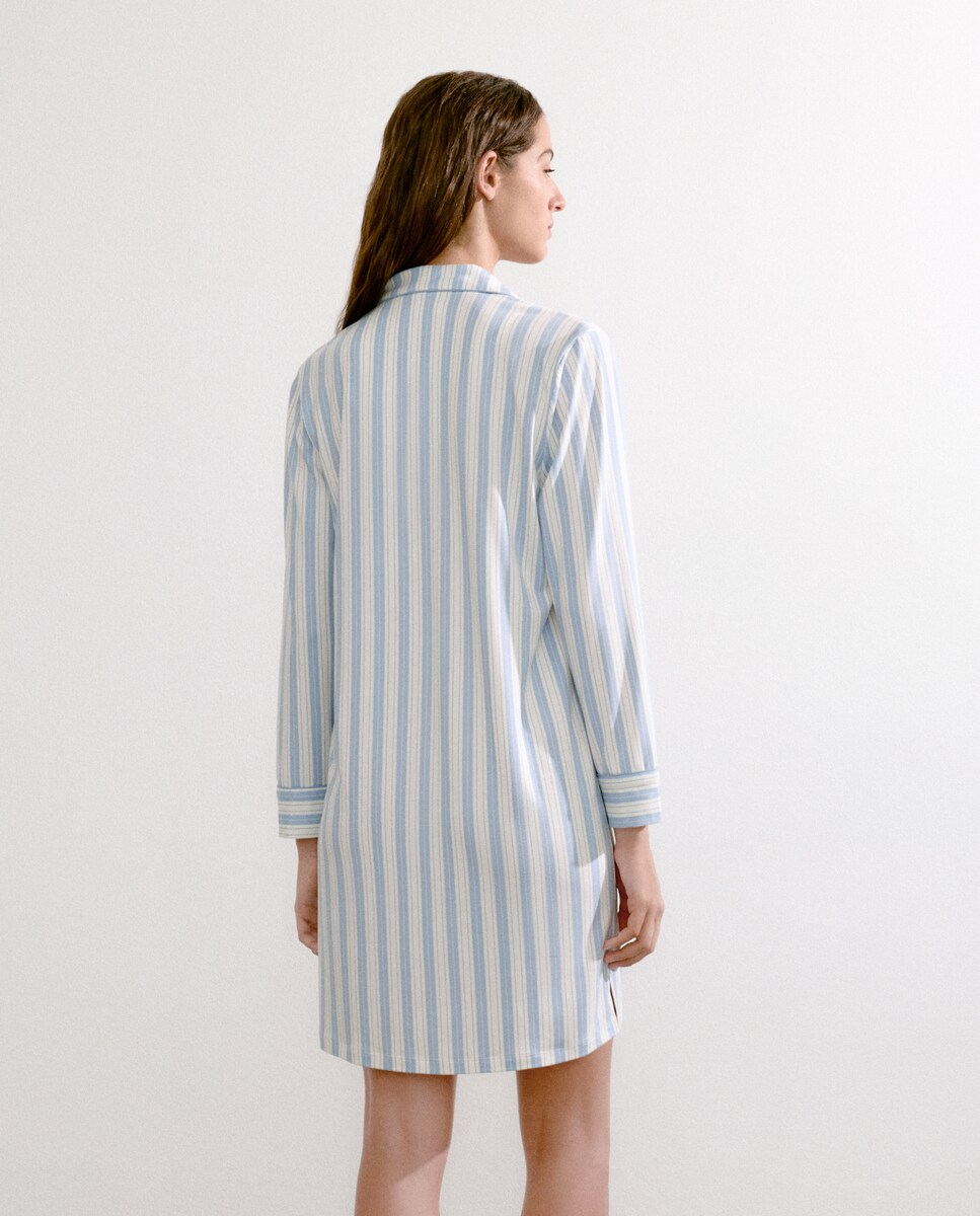 Camisa de Dormir Tipo Camiseiro às Riscas com Botões 410 Azul Claro-2