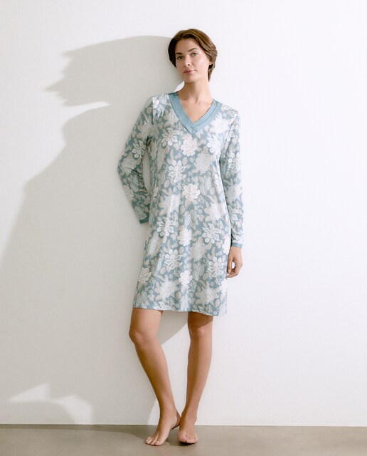 Imagem 0 de Camisa de Dormir com Estampado Floral e Decote em Bico