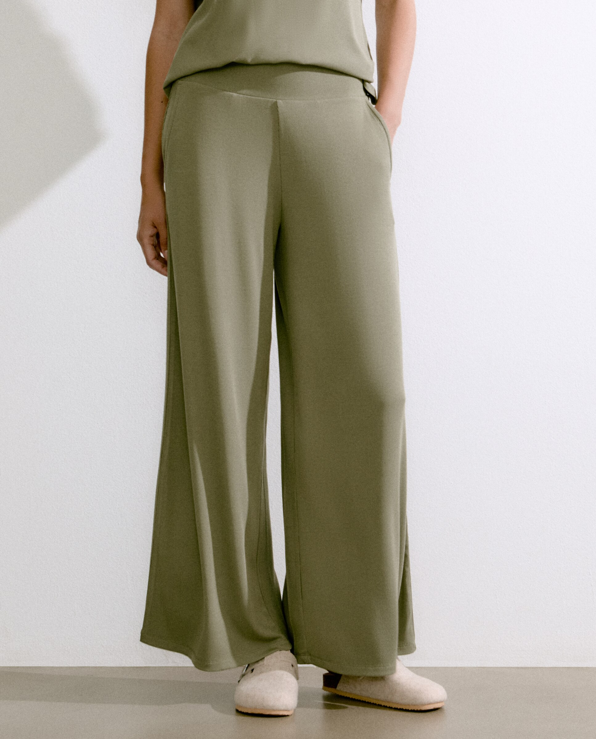 Calças de mulher Caqui-2