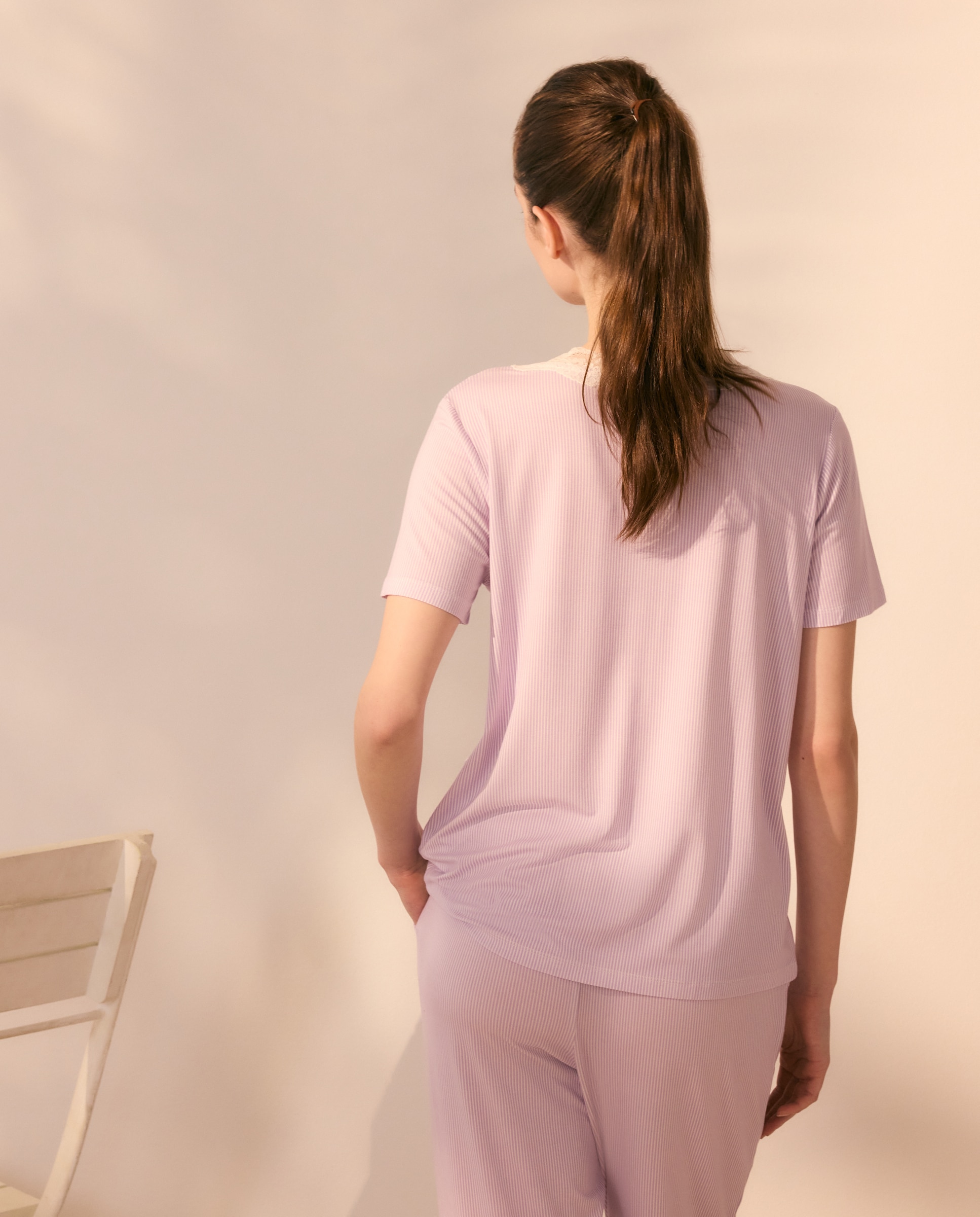 T-shirt de Decote com Renda e Estampado às Riscas Roxo-3