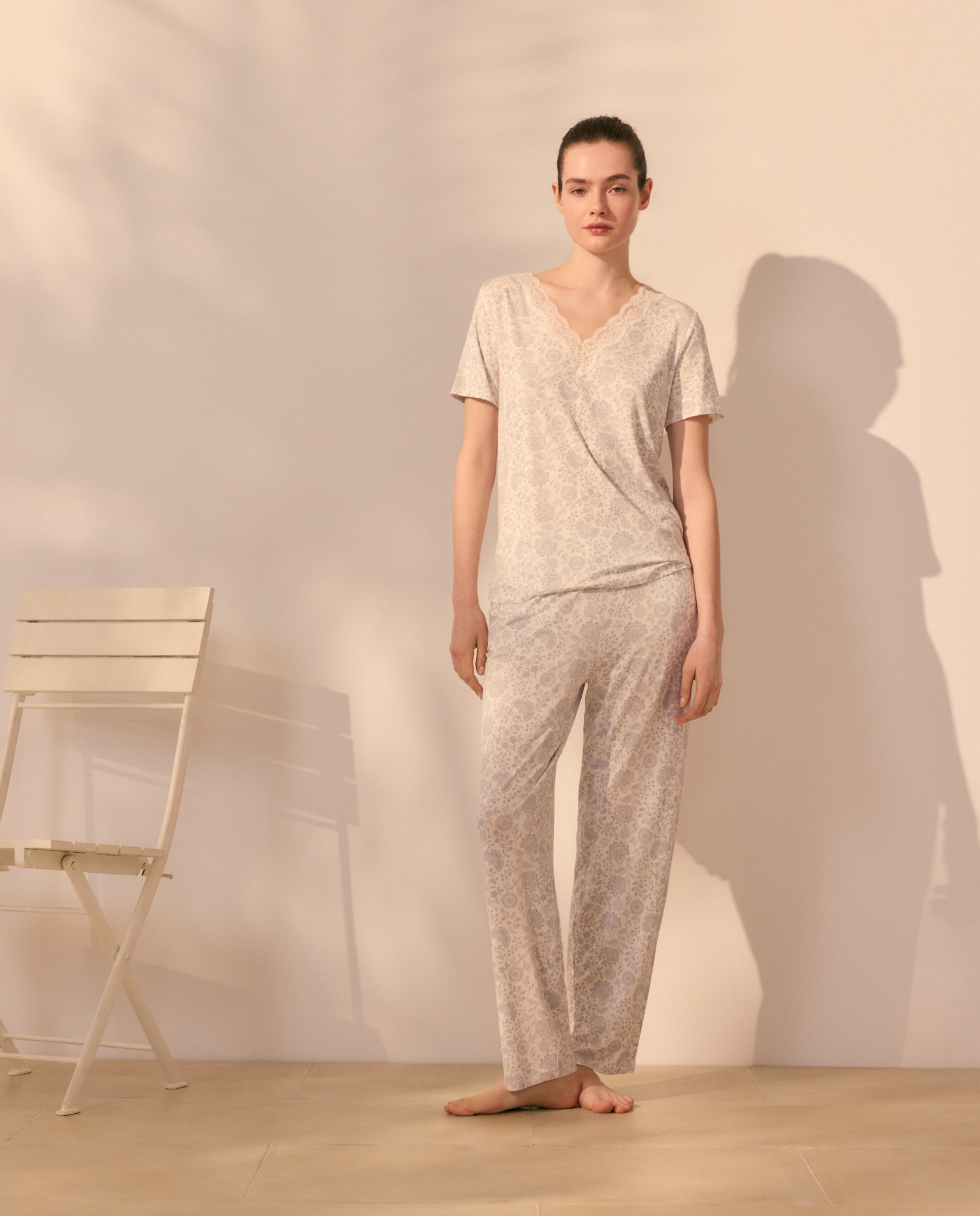T-shirt de Decote com Renda e Estampado Branco-2