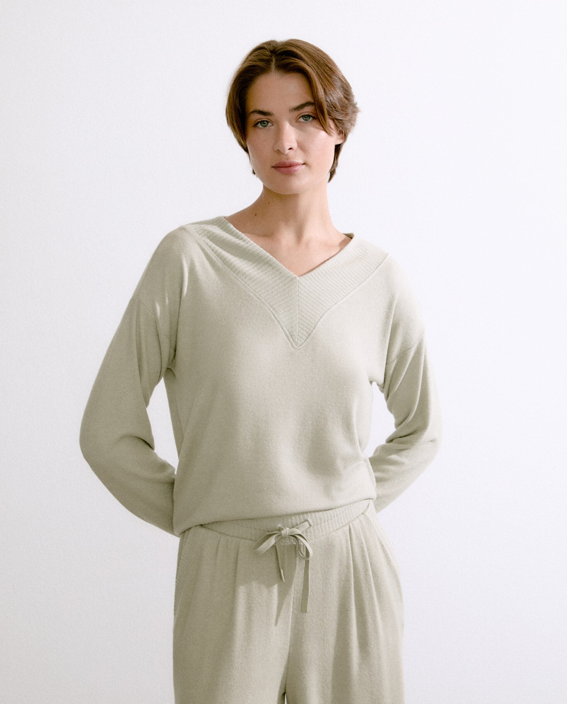 Camisola de malha com decote em bico 510 Verde Claro-1