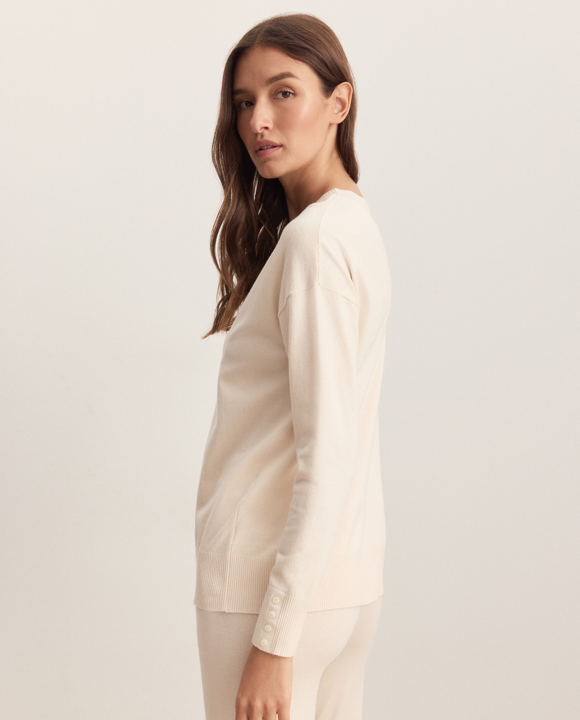 Camisola de malha de mulher com decote redondo 120 Cru-3