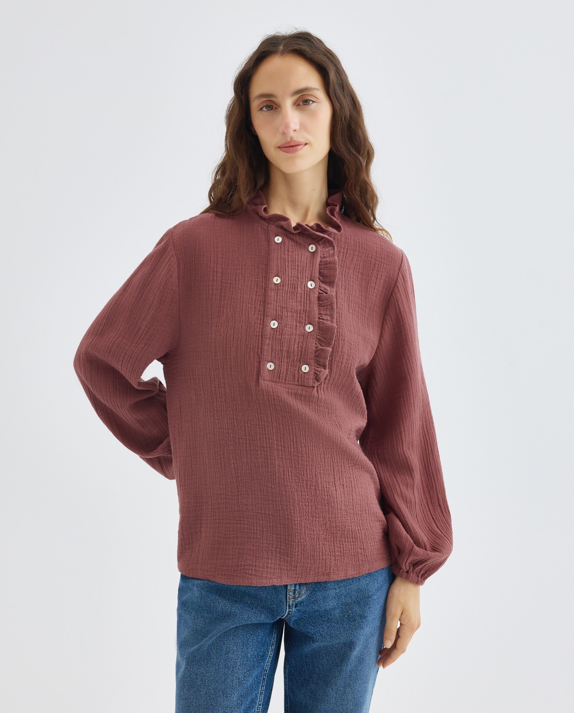 Imagen 0 de Blusa de mujer de algodón con volante