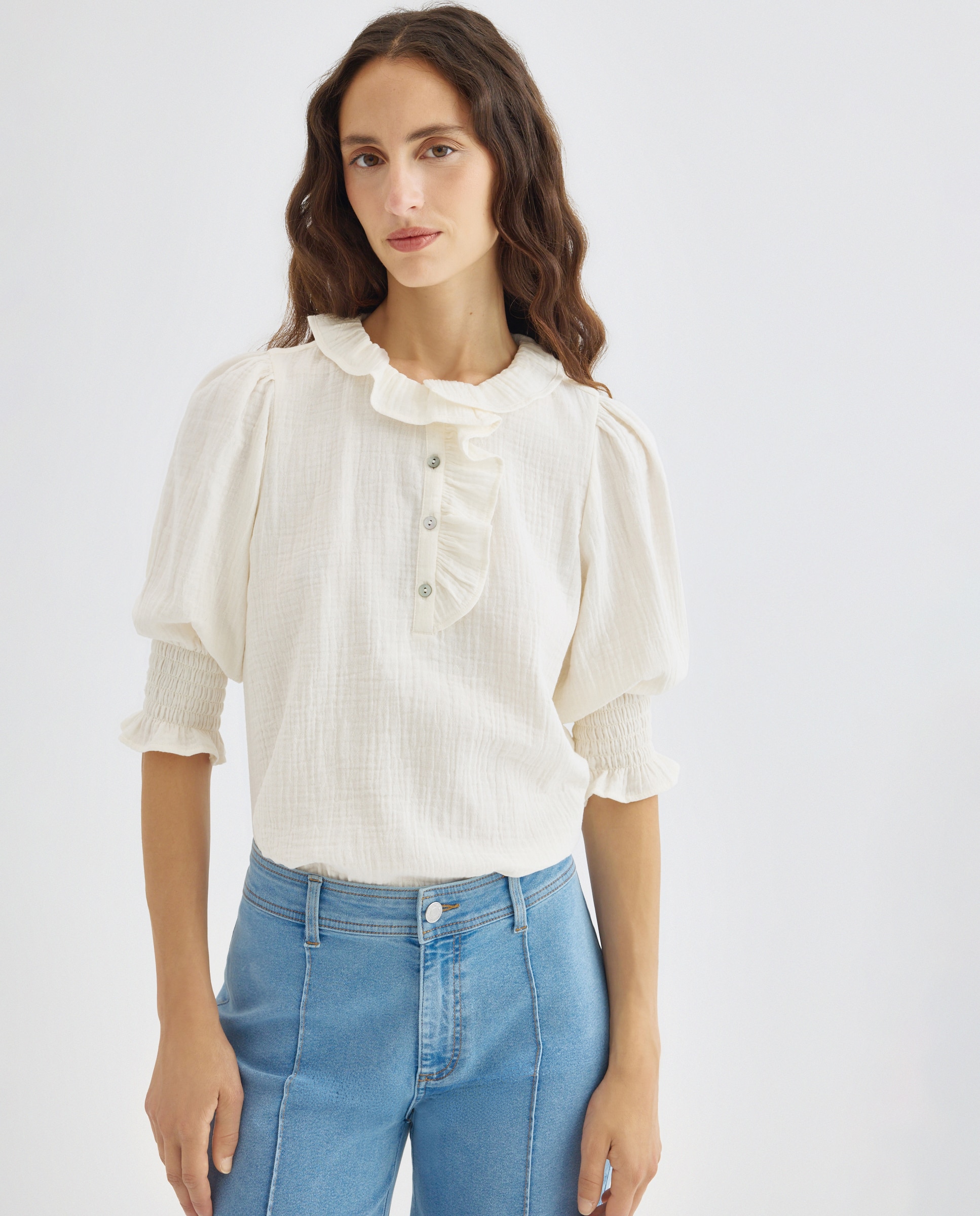 Blusa de mujer de algodón con cuello volante 120 Crudo-1