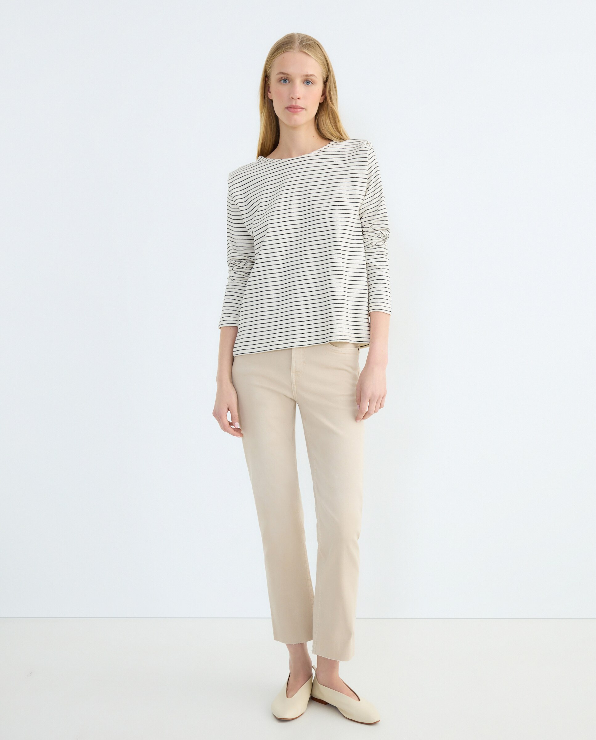 Pantalón cropped flare sarga de mujer Beige-1