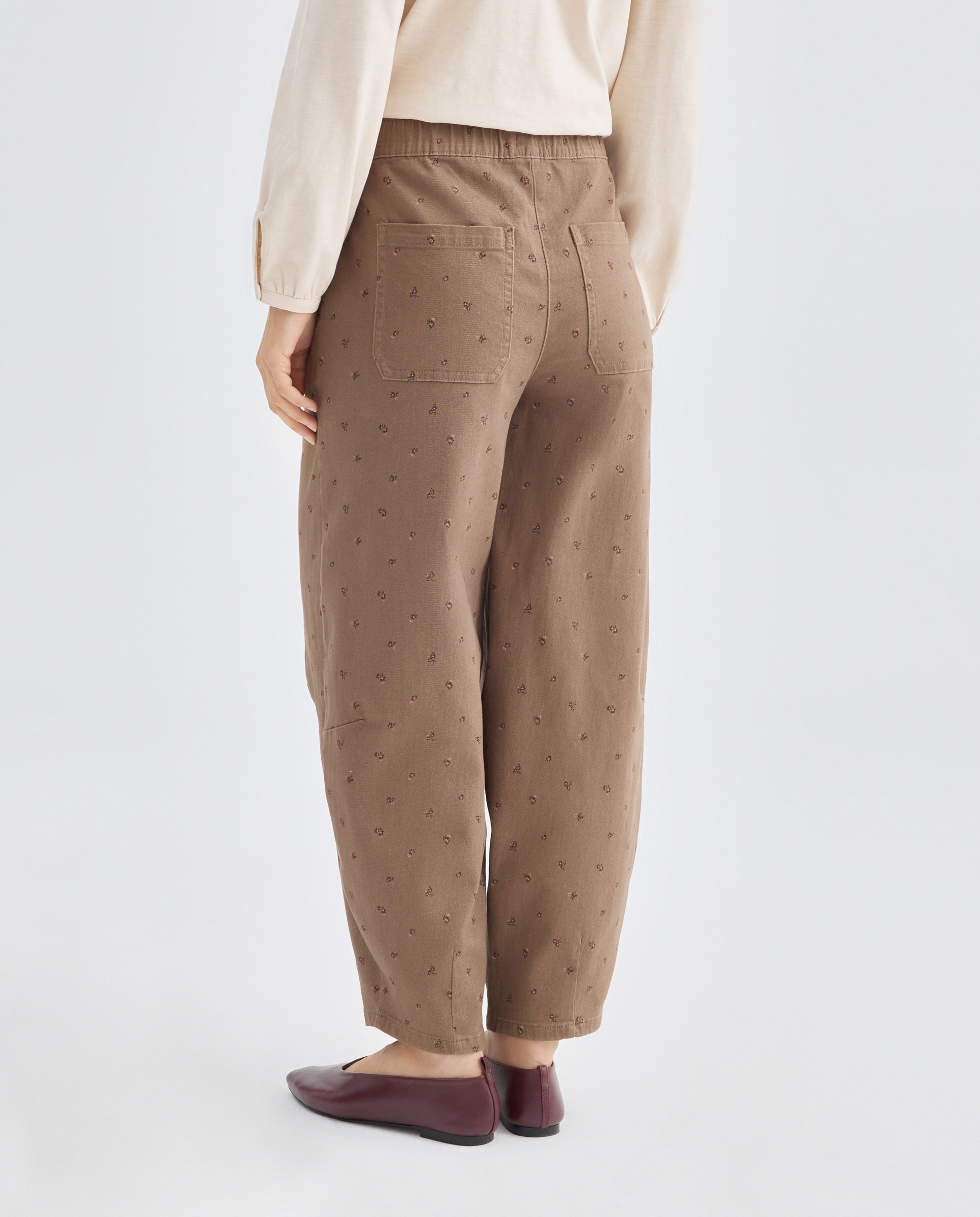 Pantalón de mujer de flores estampado barrel Marrón-3