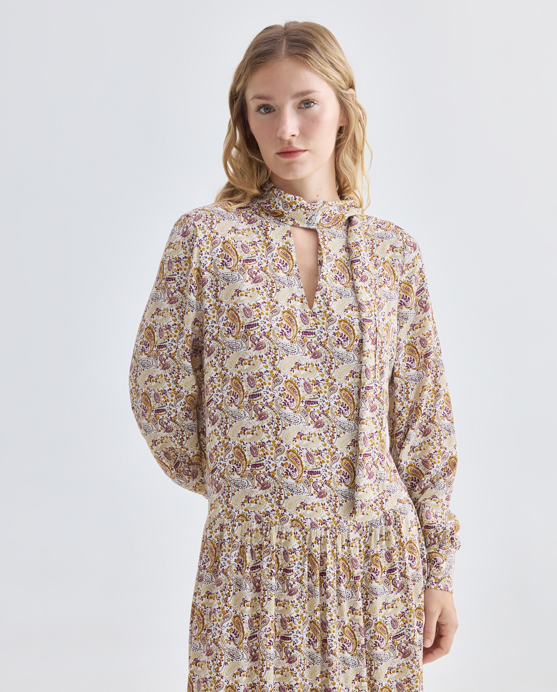 Vestido de mujer estampado paisley con lazada Blanco-2