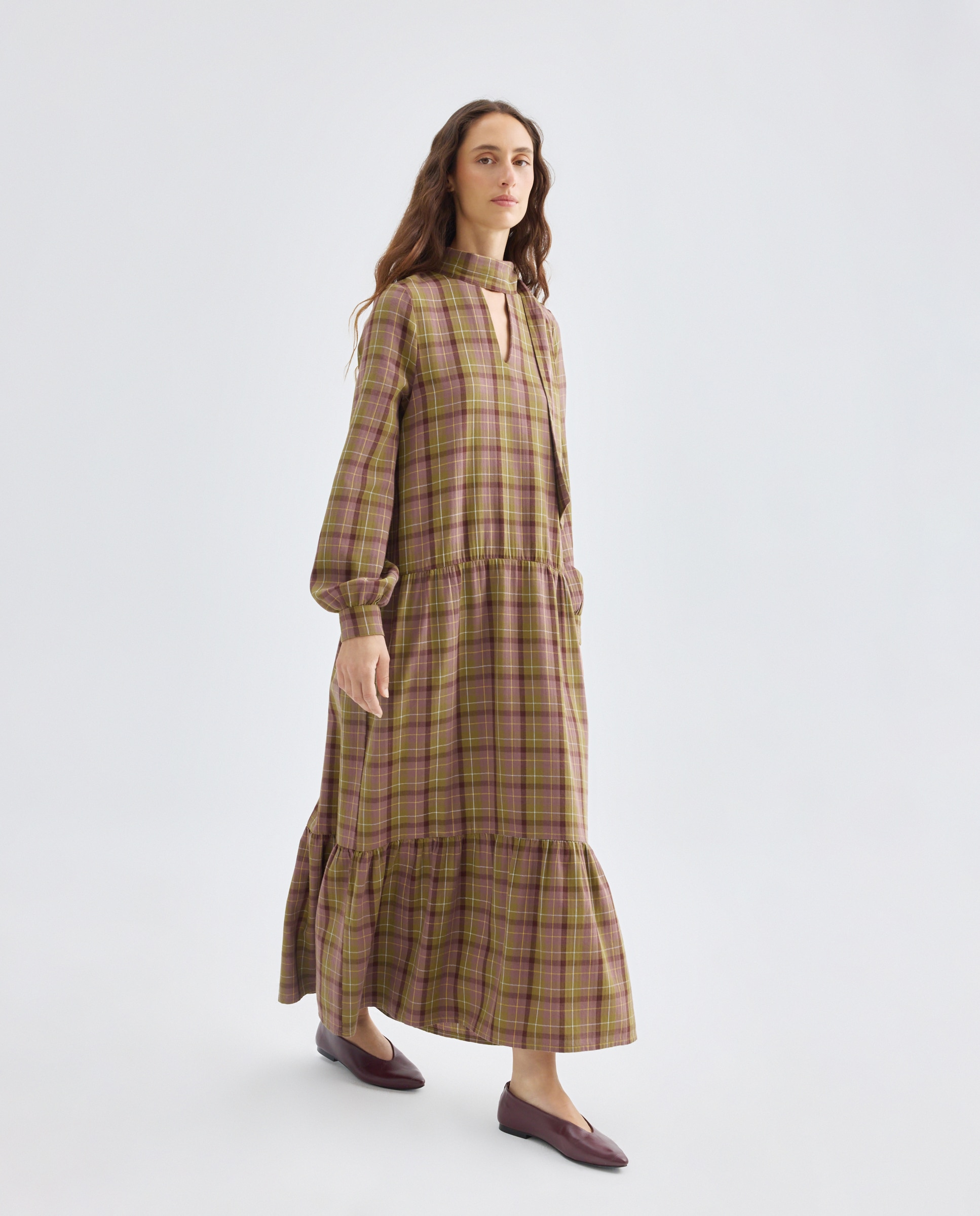 Imagen 0 de Vestido de mujer con lazada de cuadros