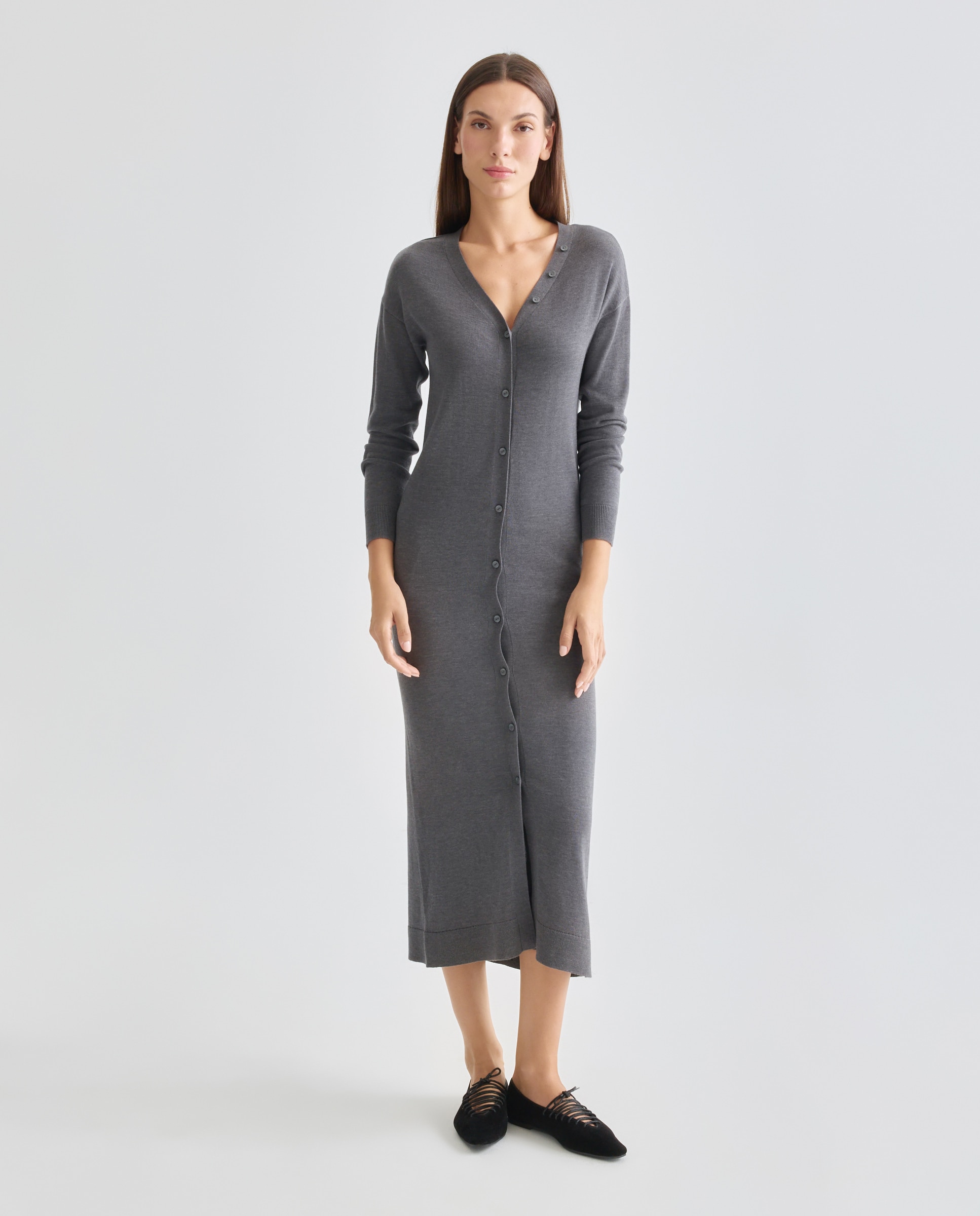 Imagen 0 de Vestido de punto de mujer abotonado con pañuelo
