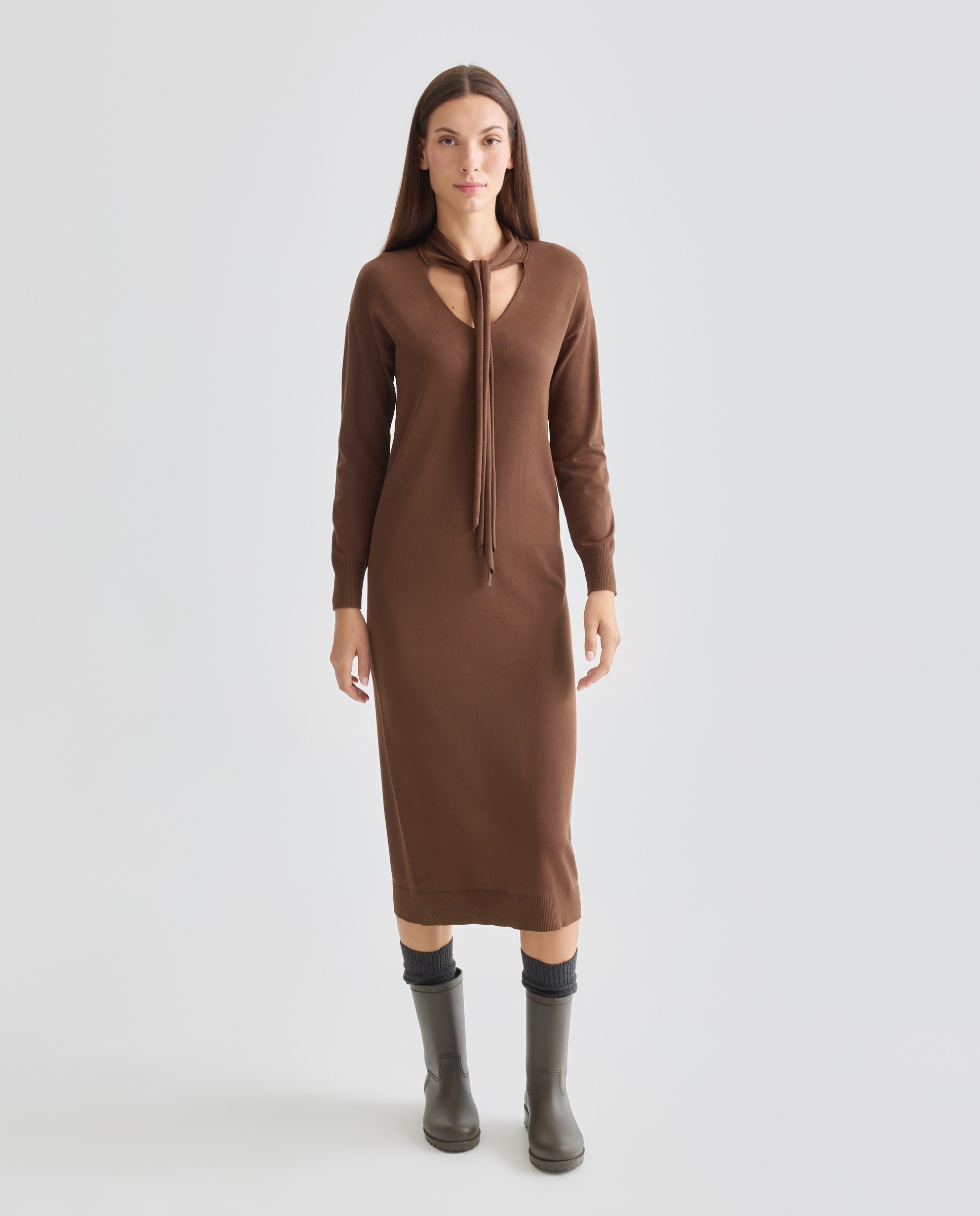 Imagen 0 de Vestido de punto de mujer con fular