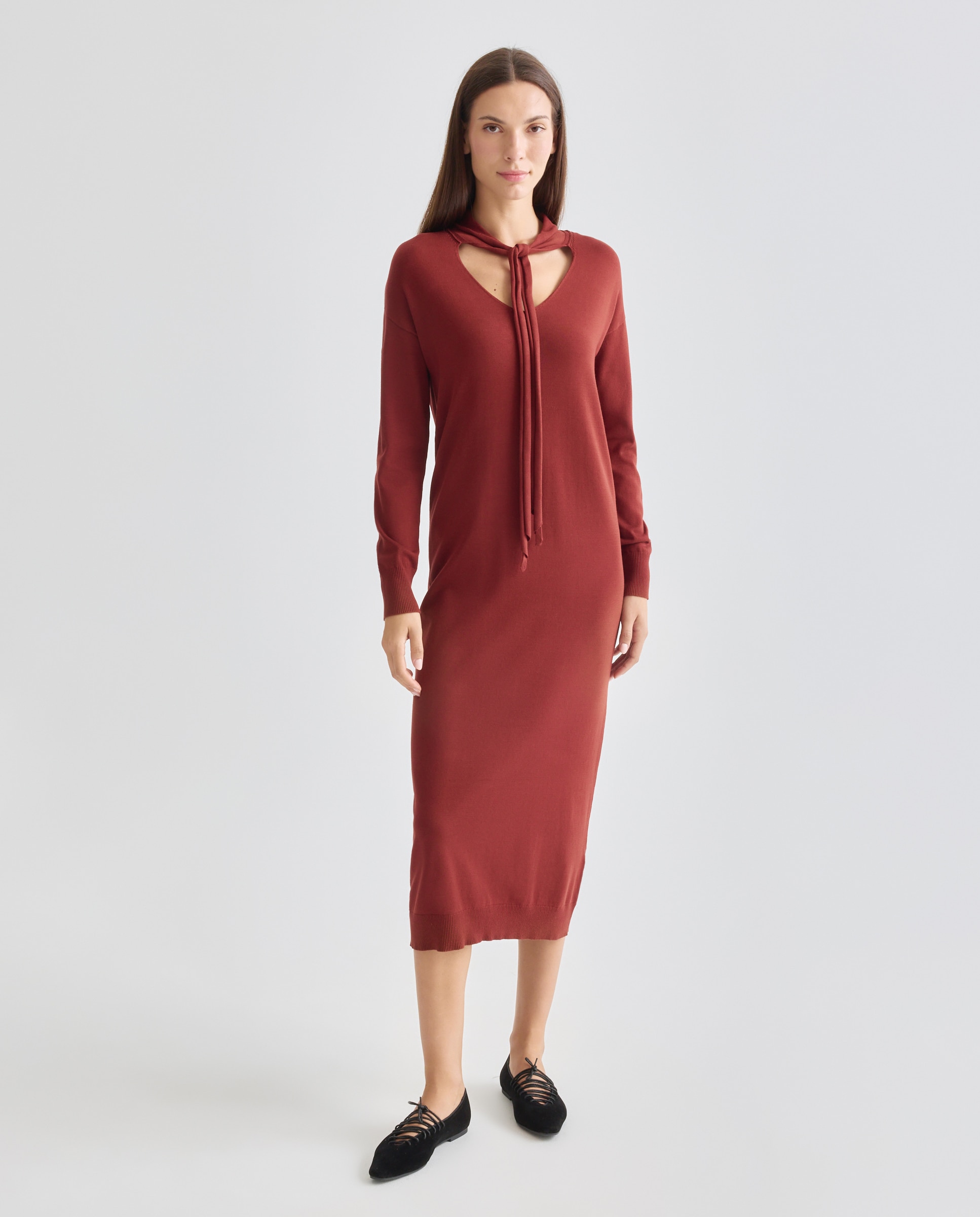 Imagen 0 de Vestido de punto de mujer con fular